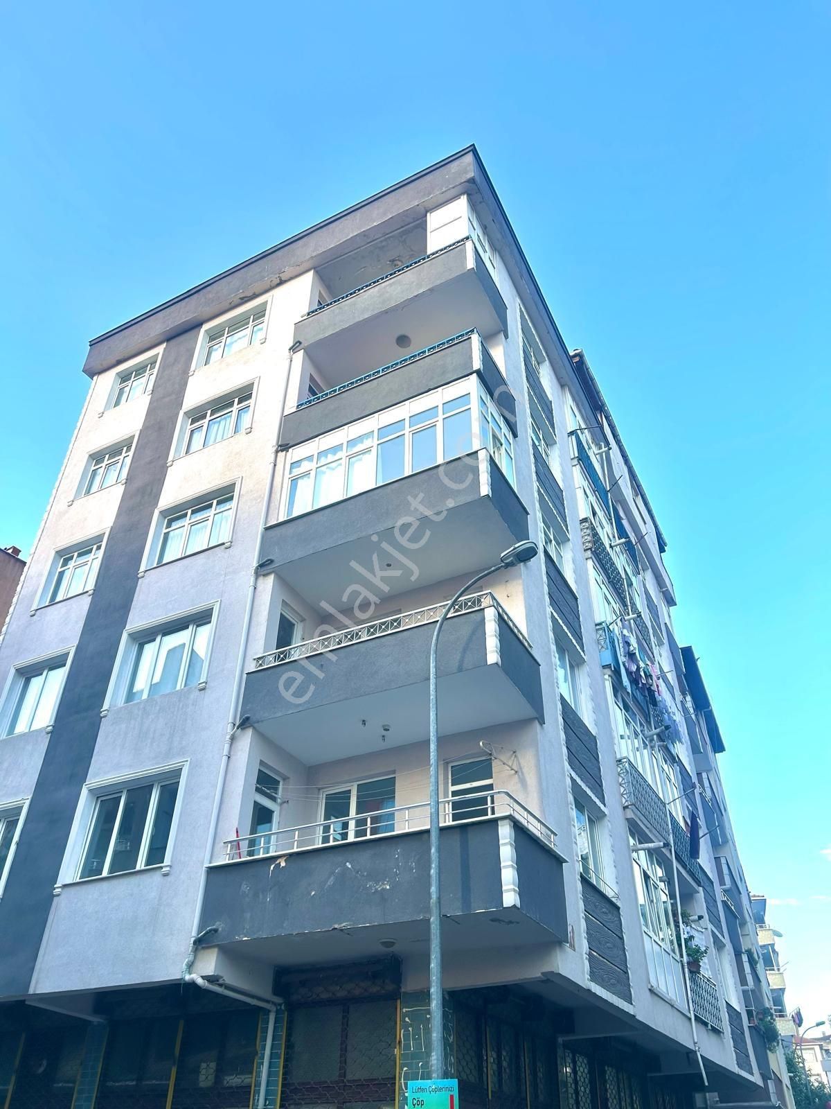 Pendik Çamçeşme Mahallesi Satılık 2+1 Boş Daire
