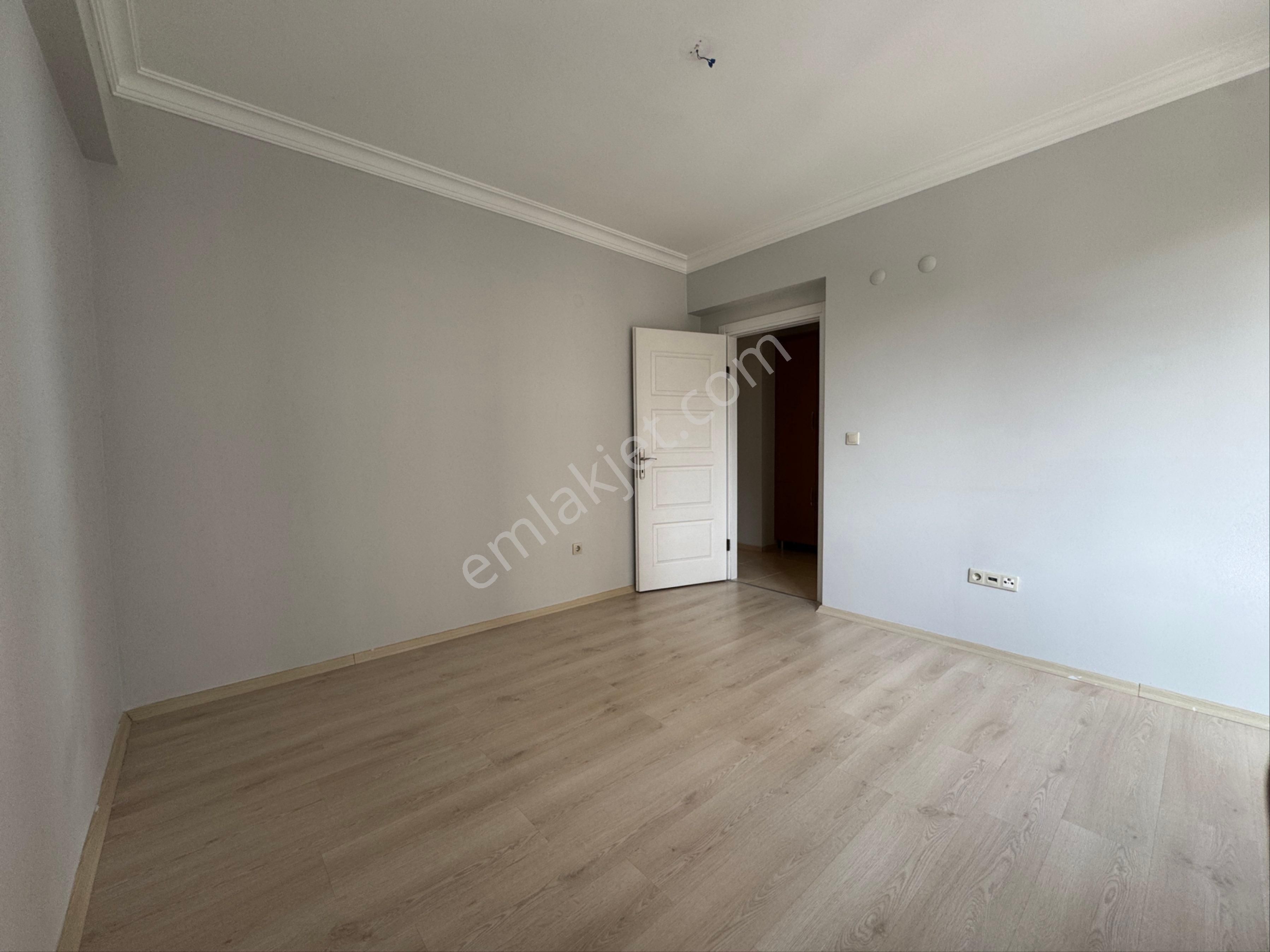 Demirköprü’de Kiralık 2+1 Çift Balkonlu Kapalı Mutfak Daire - Görsel 6