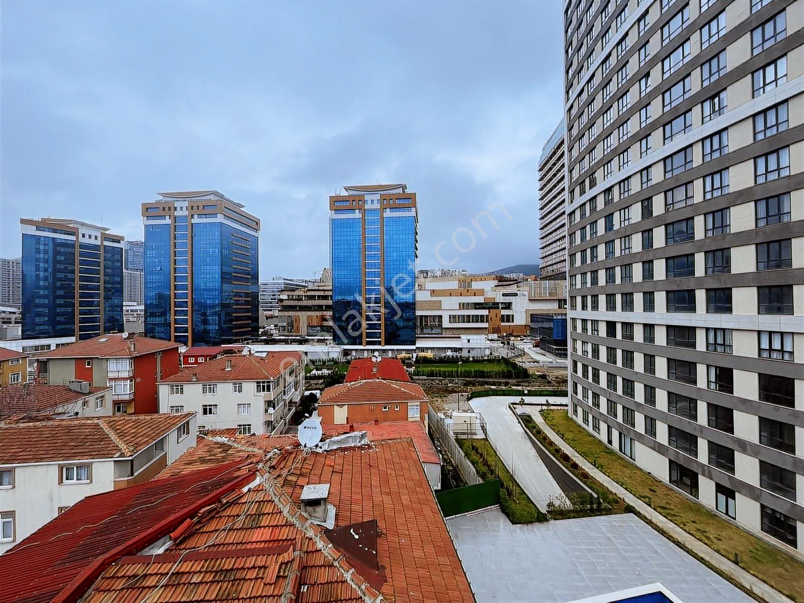 Kartal Cevizli Mah. Havuz Manzaralı 5+1 Satılık Dubleks - Görsel 14