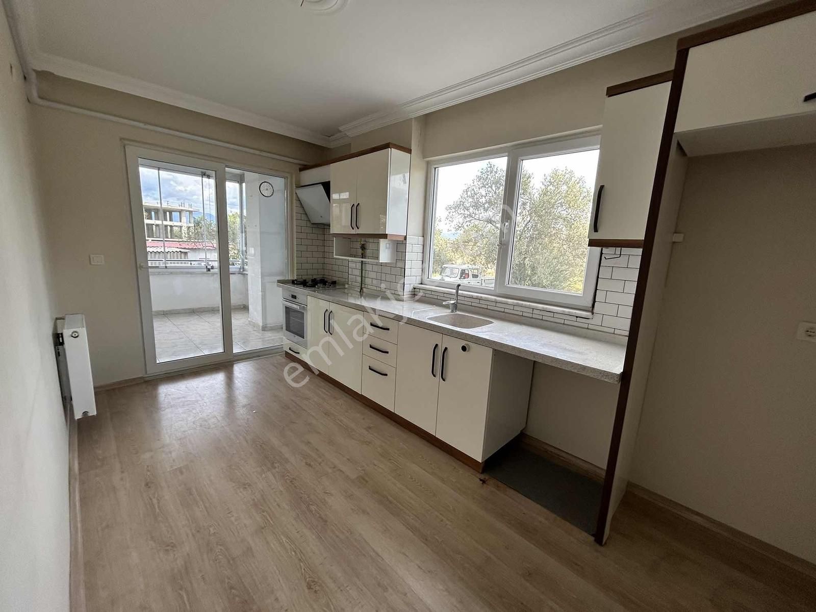 Onmax Kocacami'de Kiralık 3+1 Yüksek Giriş Daire