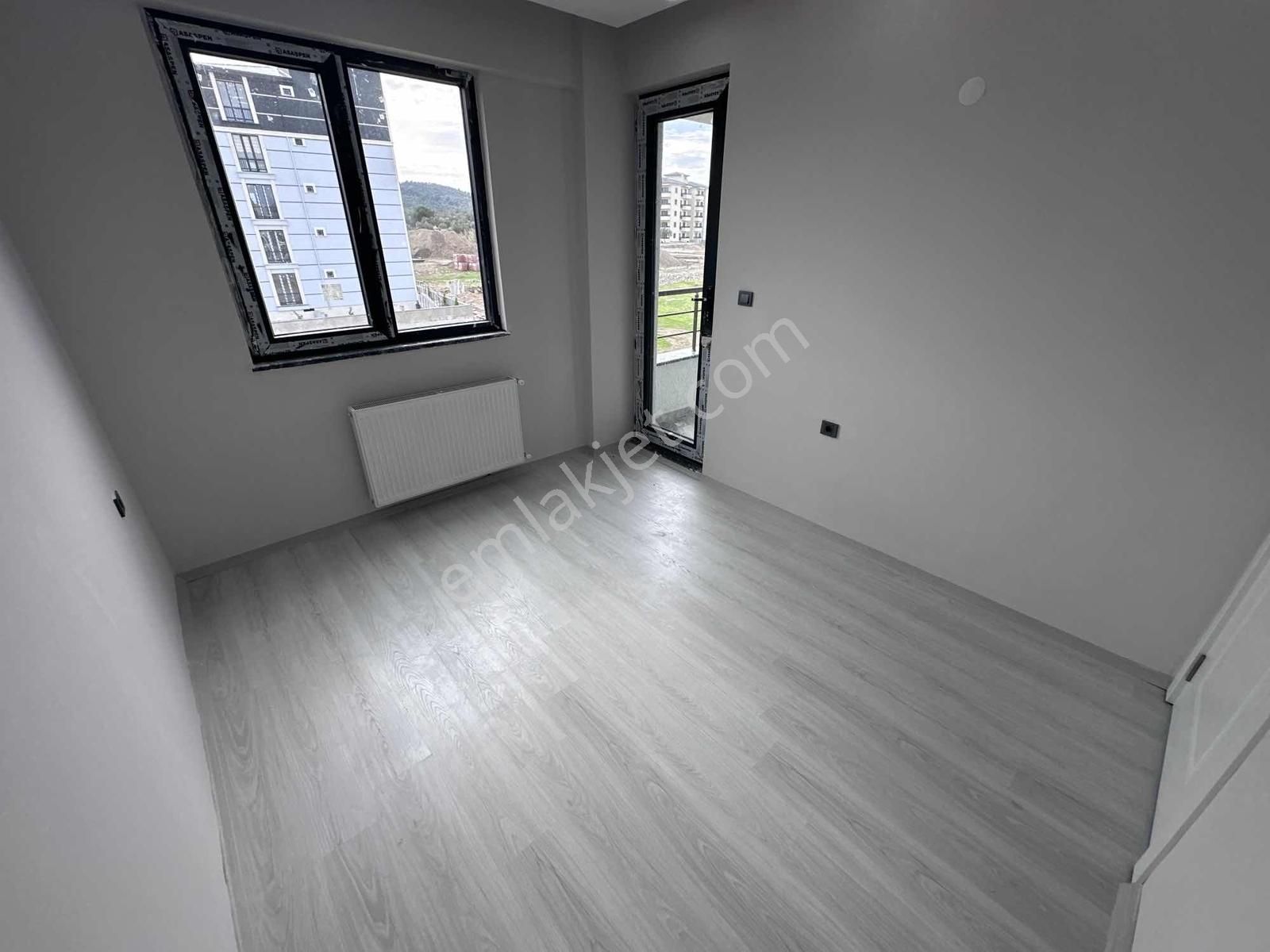 Onmax Burhaniye Merkez Bademalanı Satılık Geniş 1+1 Daire - Görsel 25