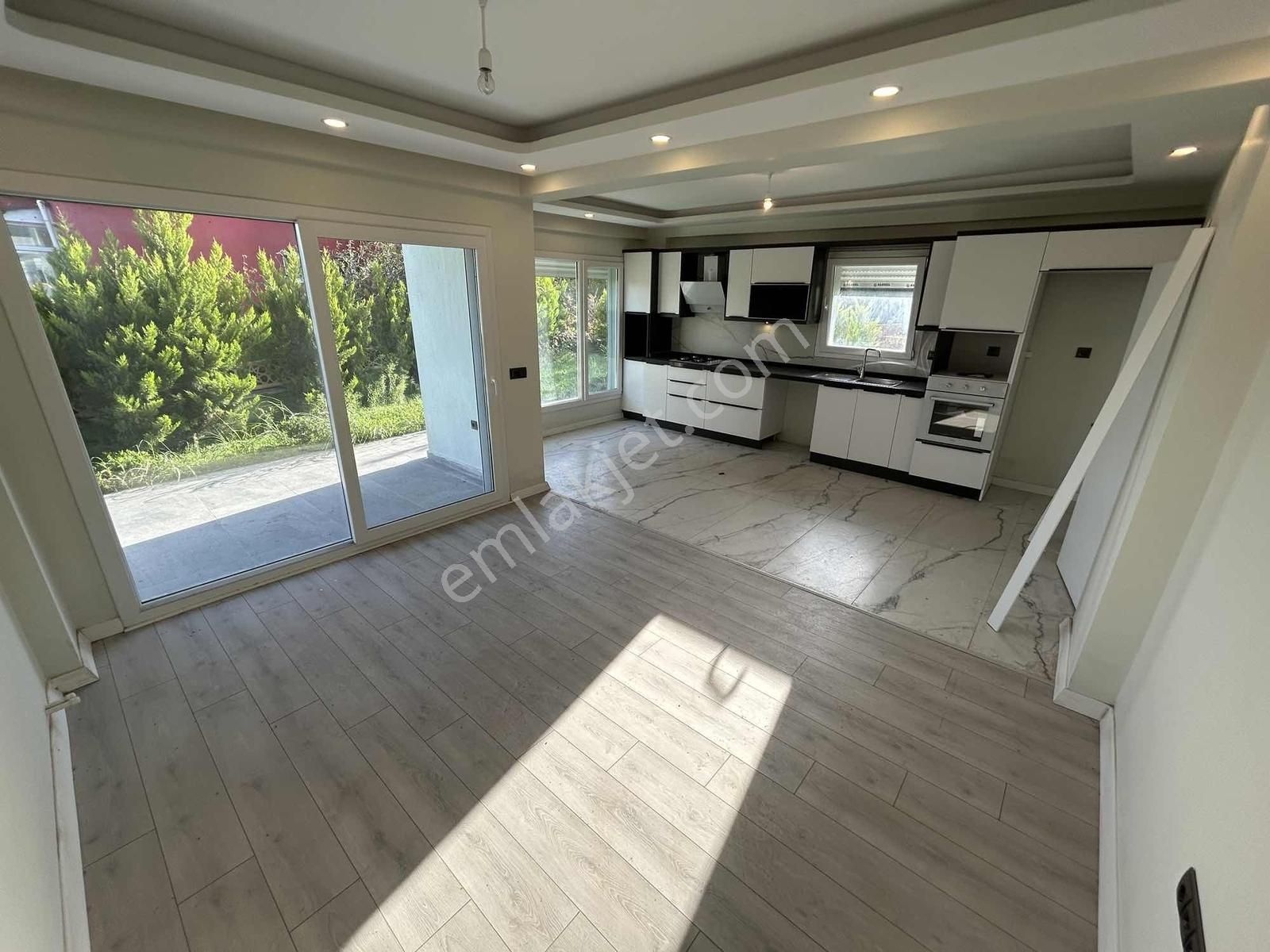 Onmax Ören'de Satılık 3+1 Sıfır Geniş Bahçeli Tripleks Villa