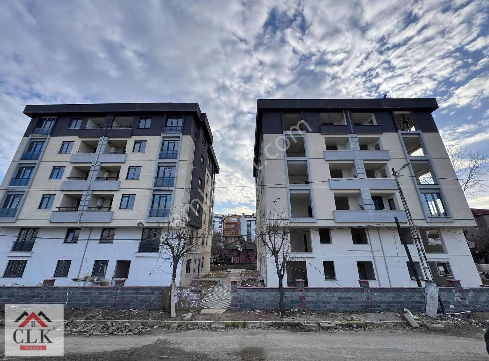 Clk'dan Sancaktepe Butik Site'de Satılık 2+1 Ara Kat Daire