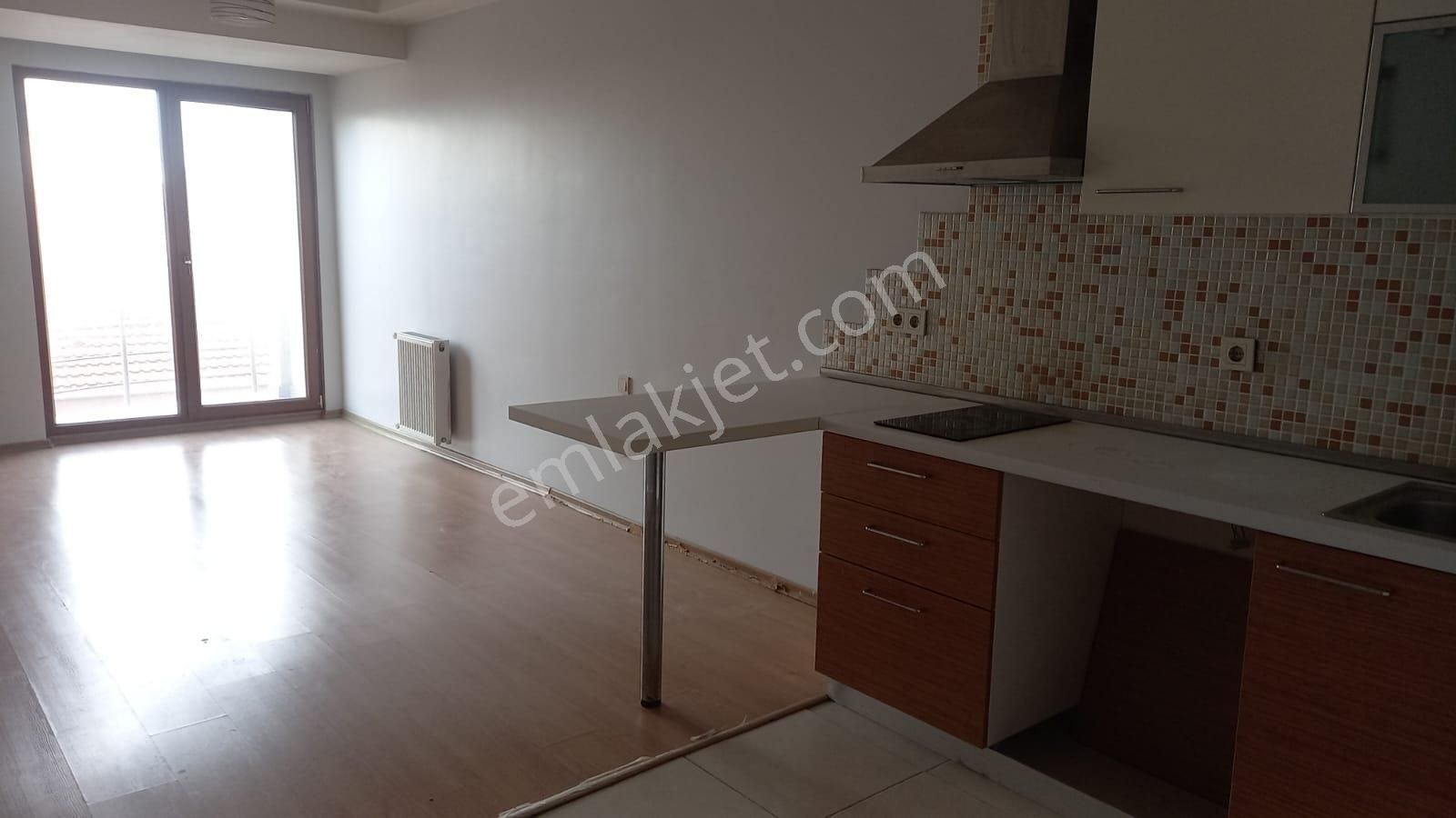 Papatya Residence 2 Merkezi Konumda Metrobüse 5 Dakika Stüdyo