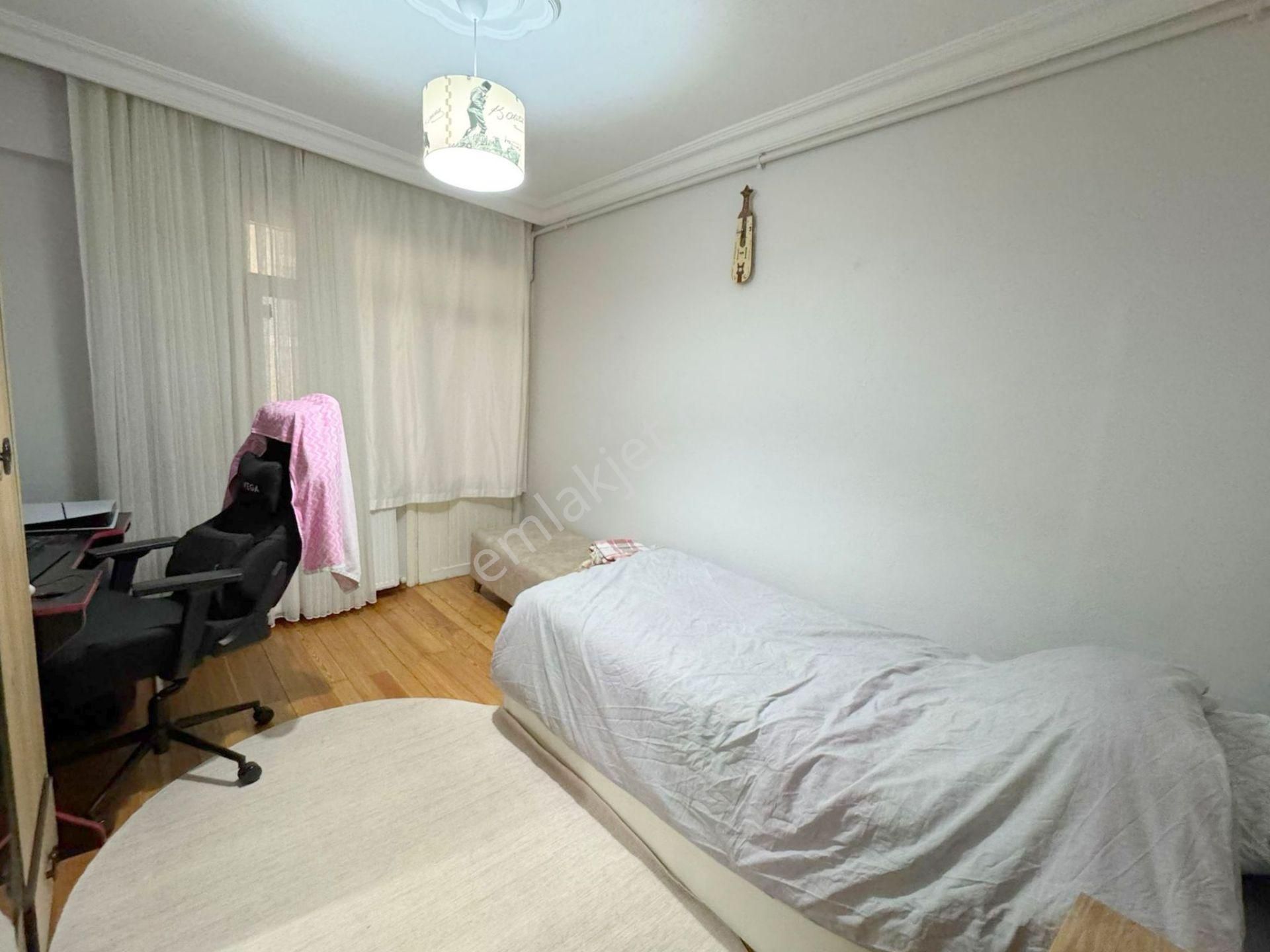 Mertcan'dan Çamçeşme Mah.caddeye 1dk 25m2 Arsa Tapulu 3+1 Daire - Görsel 8