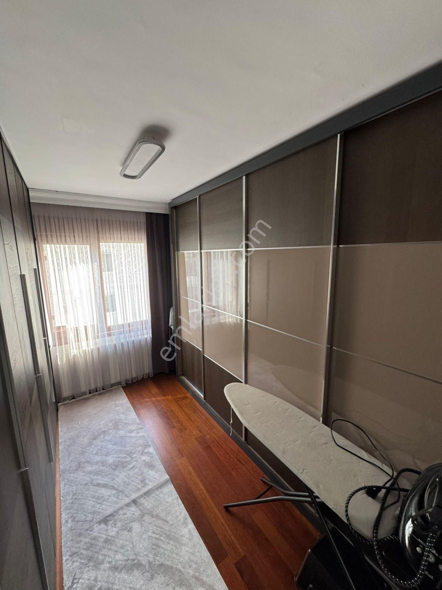 Suadiye'de 7/24 Güvenlikli Havuzlu Özel Depo Alanlı Ebeveyn Banyolu Net 146m2 4+1 - Görsel 14