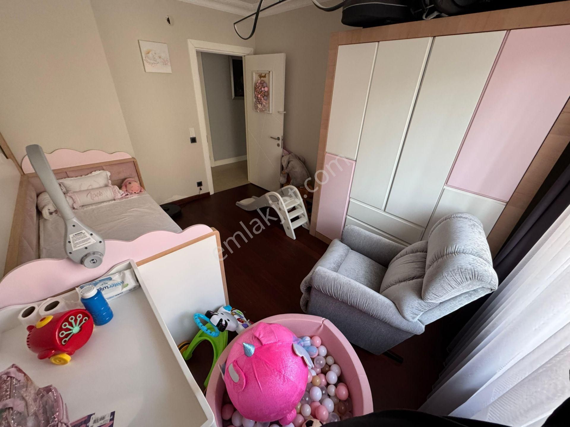 Suadiye'de 7/24 Güvenlikli Havuzlu Özel Depo Alanlı Ebeveyn Banyolu Net 146m2 4+1 - Görsel 10