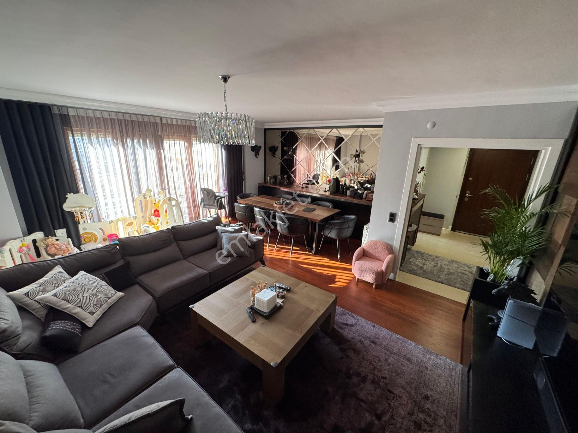 Suadiye'de 7/24 Güvenlikli Havuzlu Özel Depo Alanlı Ebeveyn Banyolu Net 146m2 4+1 - Görsel 8