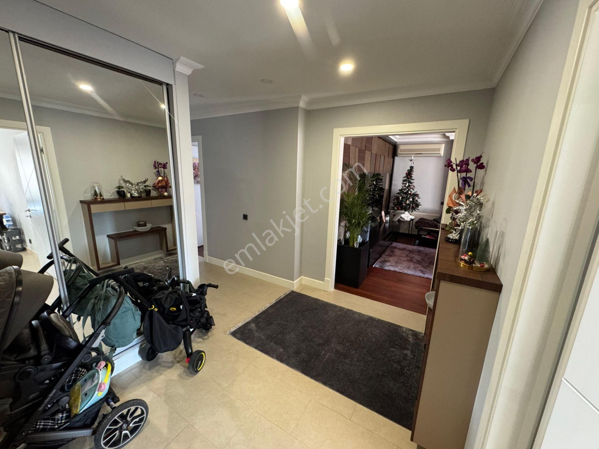 Suadiye'de 7/24 Güvenlikli Havuzlu Özel Depo Alanlı Ebeveyn Banyolu Net 146m2 4+1 - Görsel 9