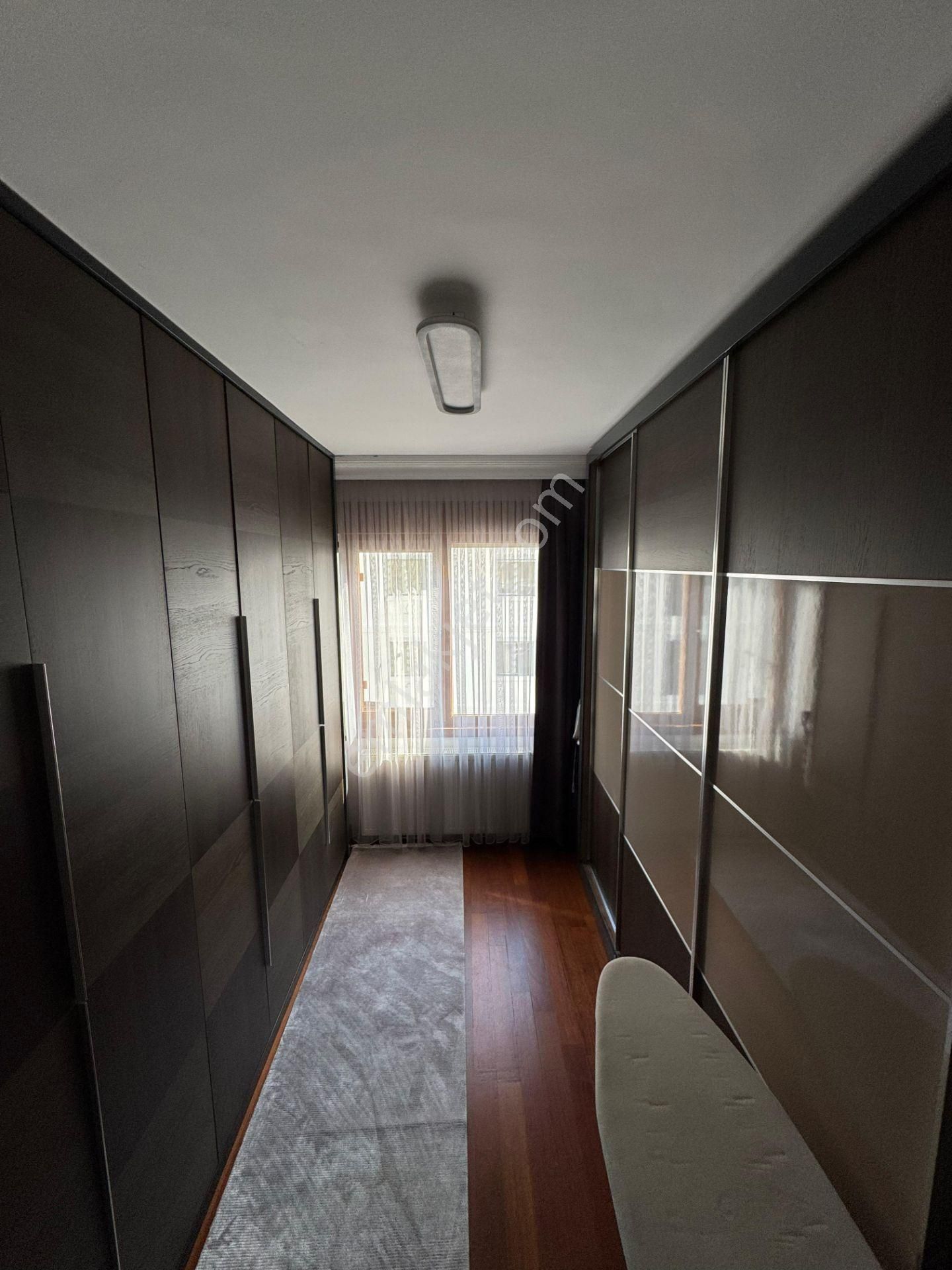 Suadiye'de 7/24 Güvenlikli Havuzlu Özel Depo Alanlı Ebeveyn Banyolu Net 146m2 4+1 - Görsel 13