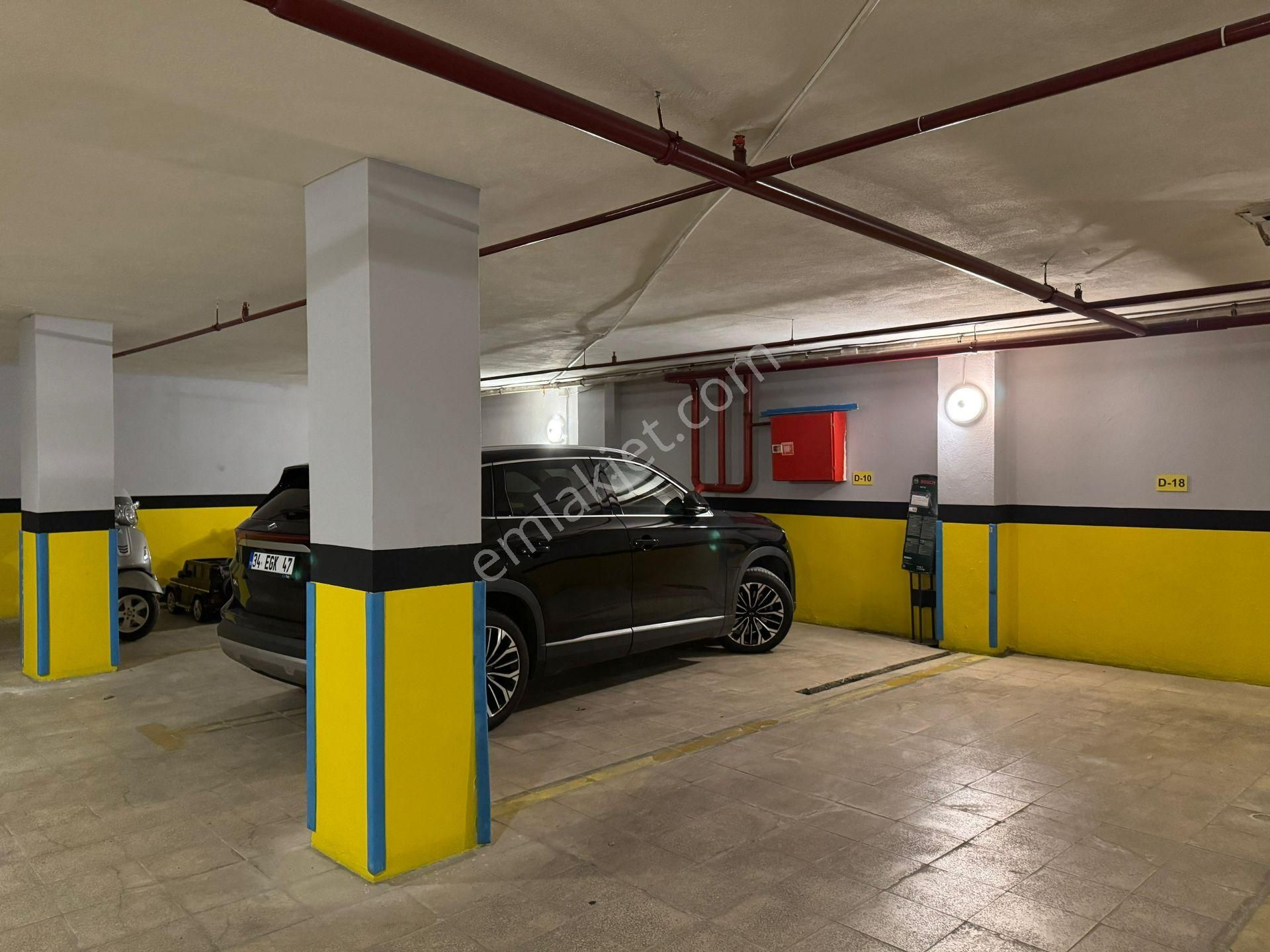 Suadiye'de 7/24 Güvenlikli Havuzlu Özel Depo Alanlı Ebeveyn Banyolu Net 146m2 4+1 - Görsel 33