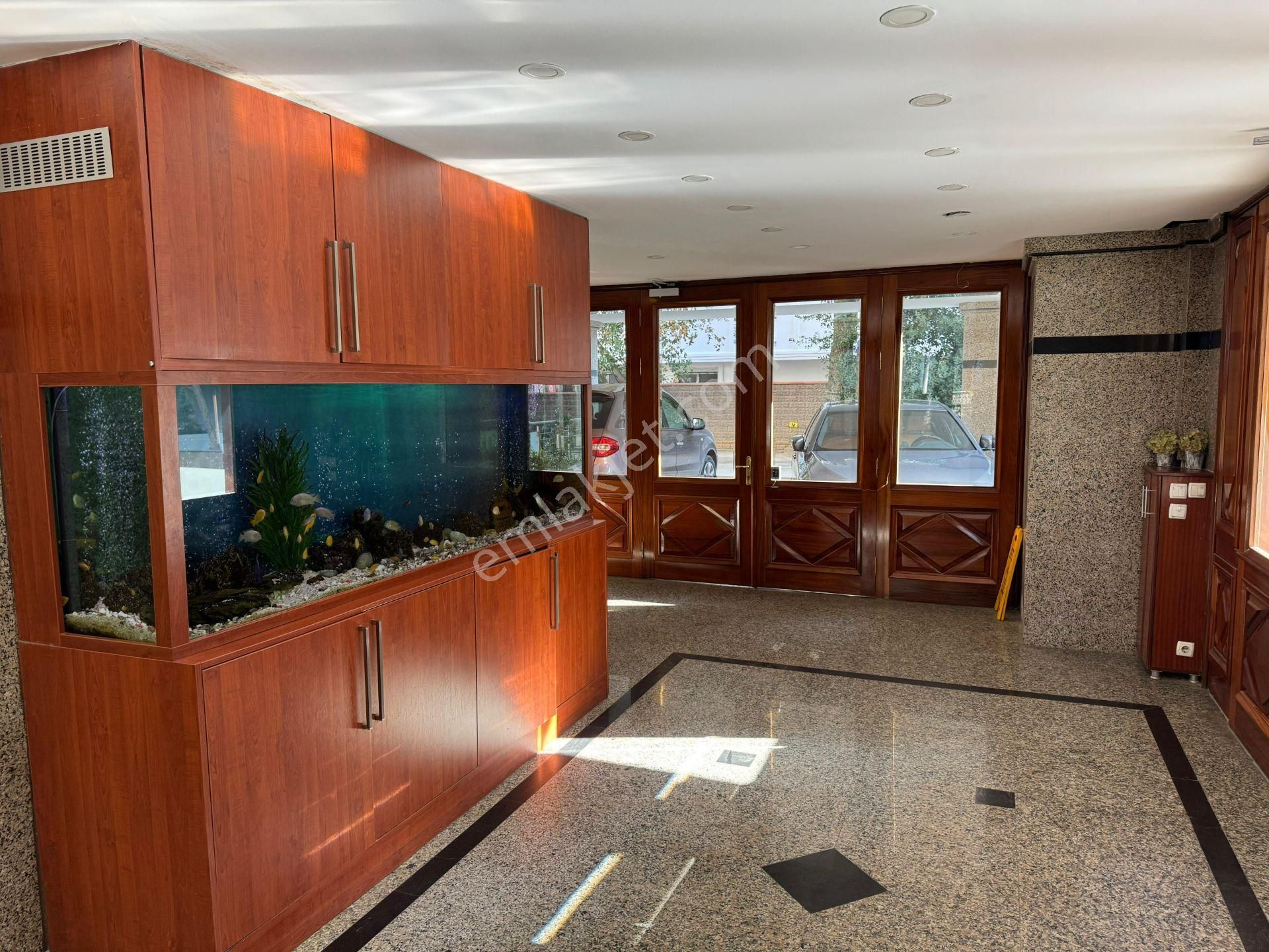 Suadiye'de 7/24 Güvenlikli Havuzlu Özel Depo Alanlı Ebeveyn Banyolu Net 146m2 4+1 - Görsel 27