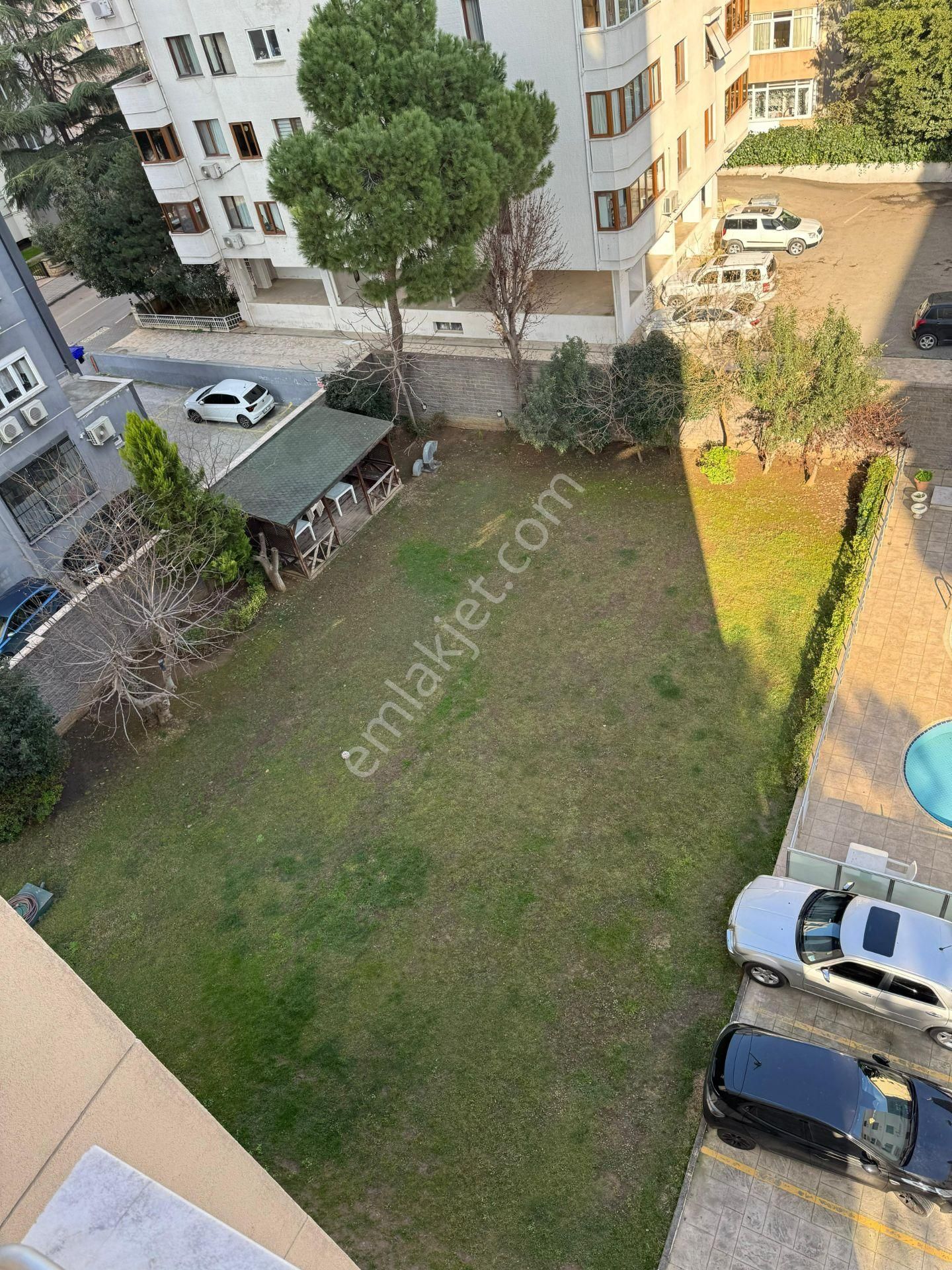 Suadiye'de 7/24 Güvenlikli Havuzlu Özel Depo Alanlı Ebeveyn Banyolu Net 146m2 4+1 - Görsel 31