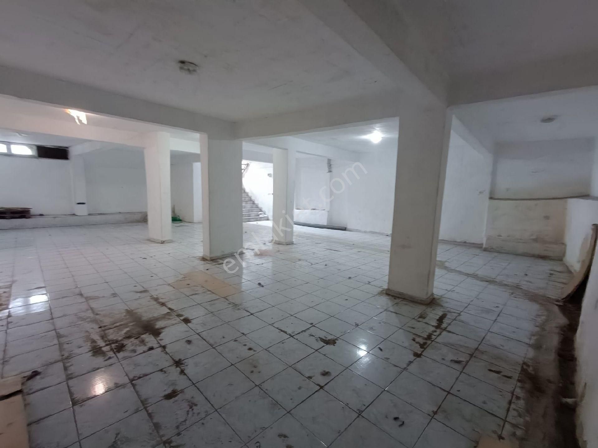 Uzemar'dan Bağcılar Göztepe'de Kiralık Net 200m² Dükkan - Görsel 4