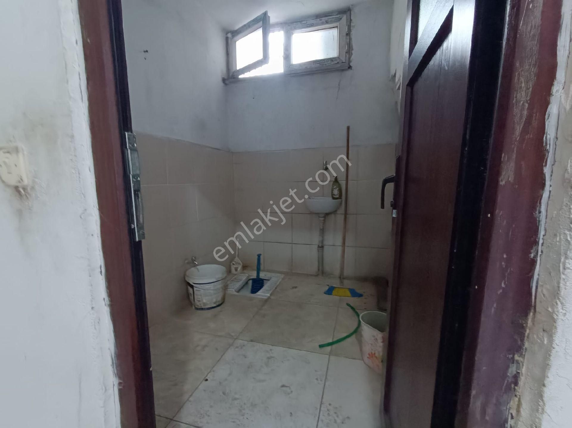 Uzemar'dan Bağcılar Göztepe'de Kiralık Net 200m² Dükkan - Görsel 6
