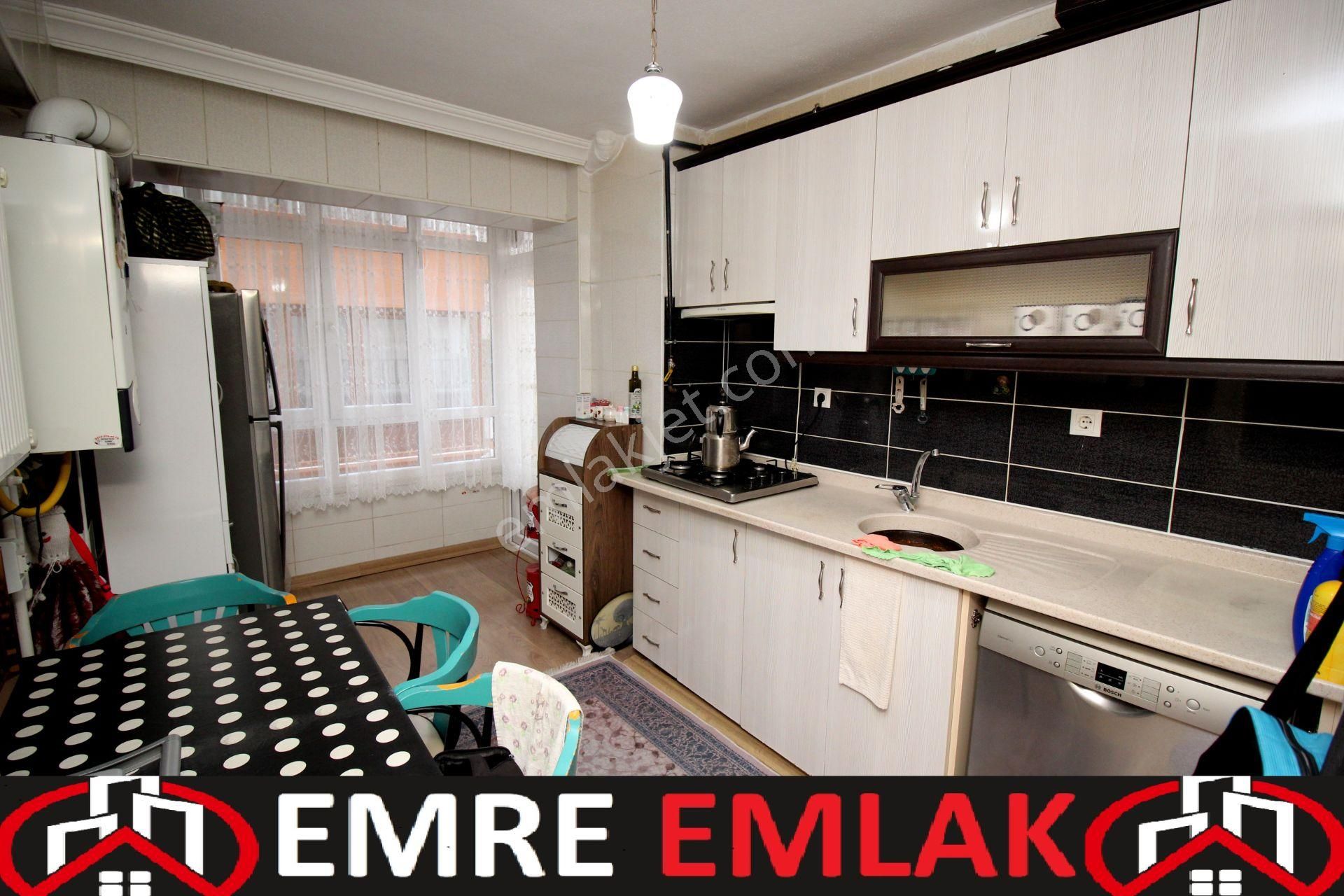 Emre Emlak'tan Topçu'da Arakat Ön Cephe Pırıl Pırıl Satılık 2+1 Daire