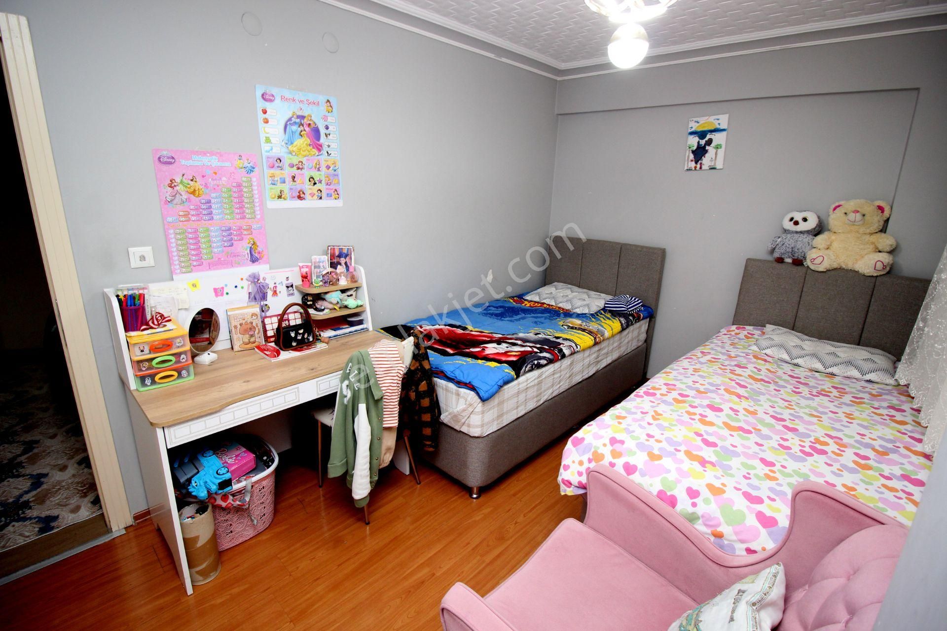 Emre Emlak'tan Topçu'da Arakat Ön Cephe Pırıl Pırıl Satılık 2+1 Daire - Görsel 14