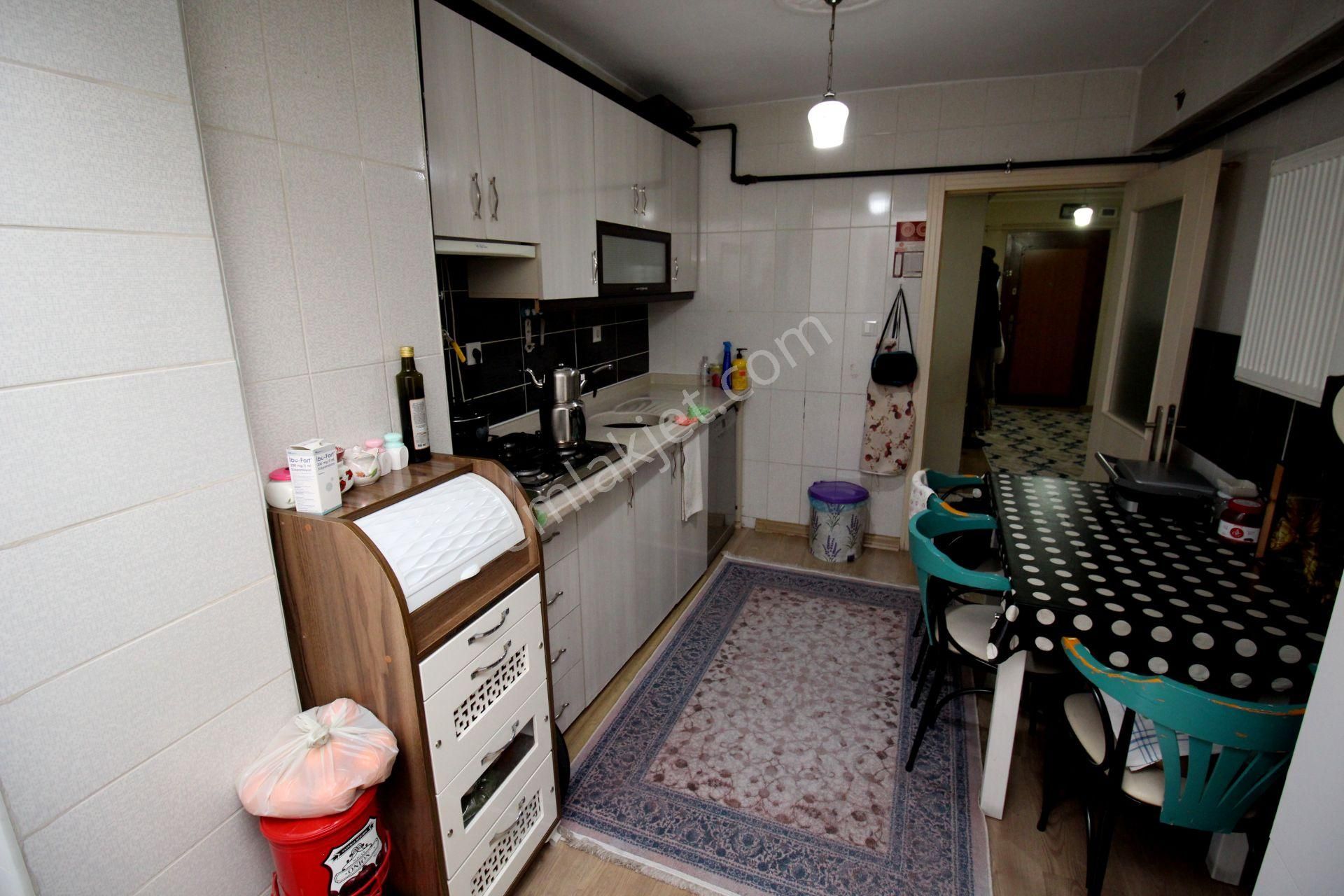 Emre Emlak'tan Topçu'da Arakat Ön Cephe Pırıl Pırıl Satılık 2+1 Daire - Görsel 6