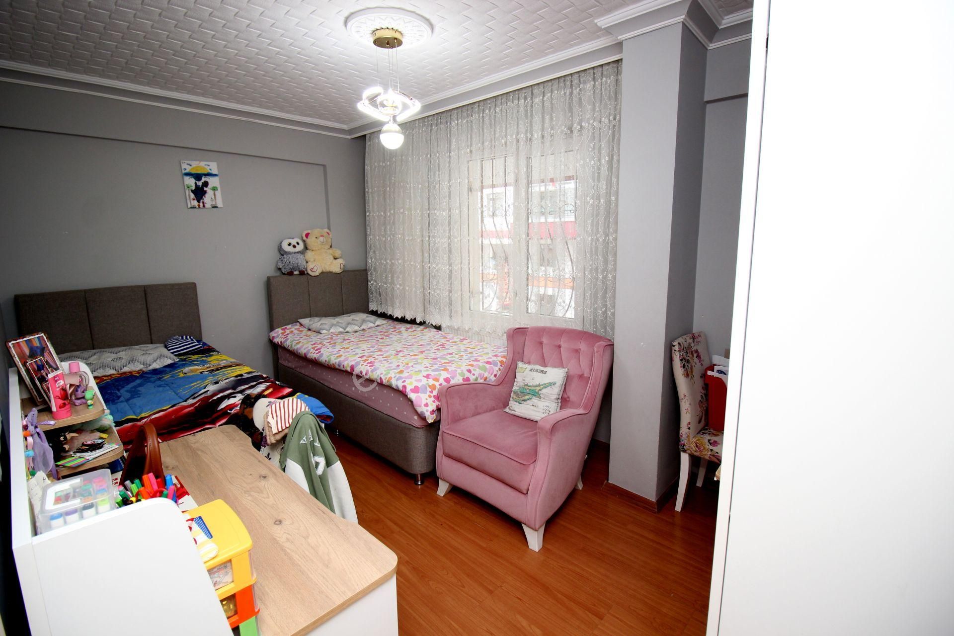 Emre Emlak'tan Topçu'da Arakat Ön Cephe Pırıl Pırıl Satılık 2+1 Daire - Görsel 11