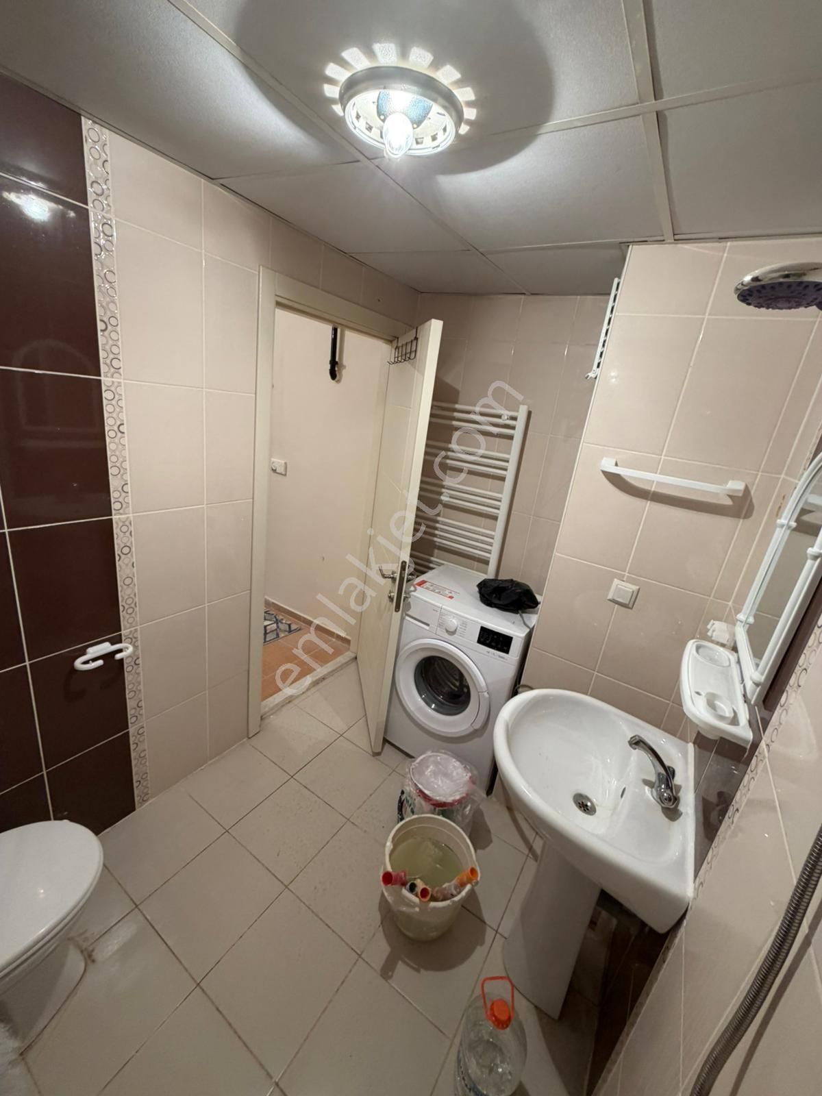 🏡 Büyükdere Mahallesinde 1+1 Eşyalı Kiralık Daire - Görsel 25