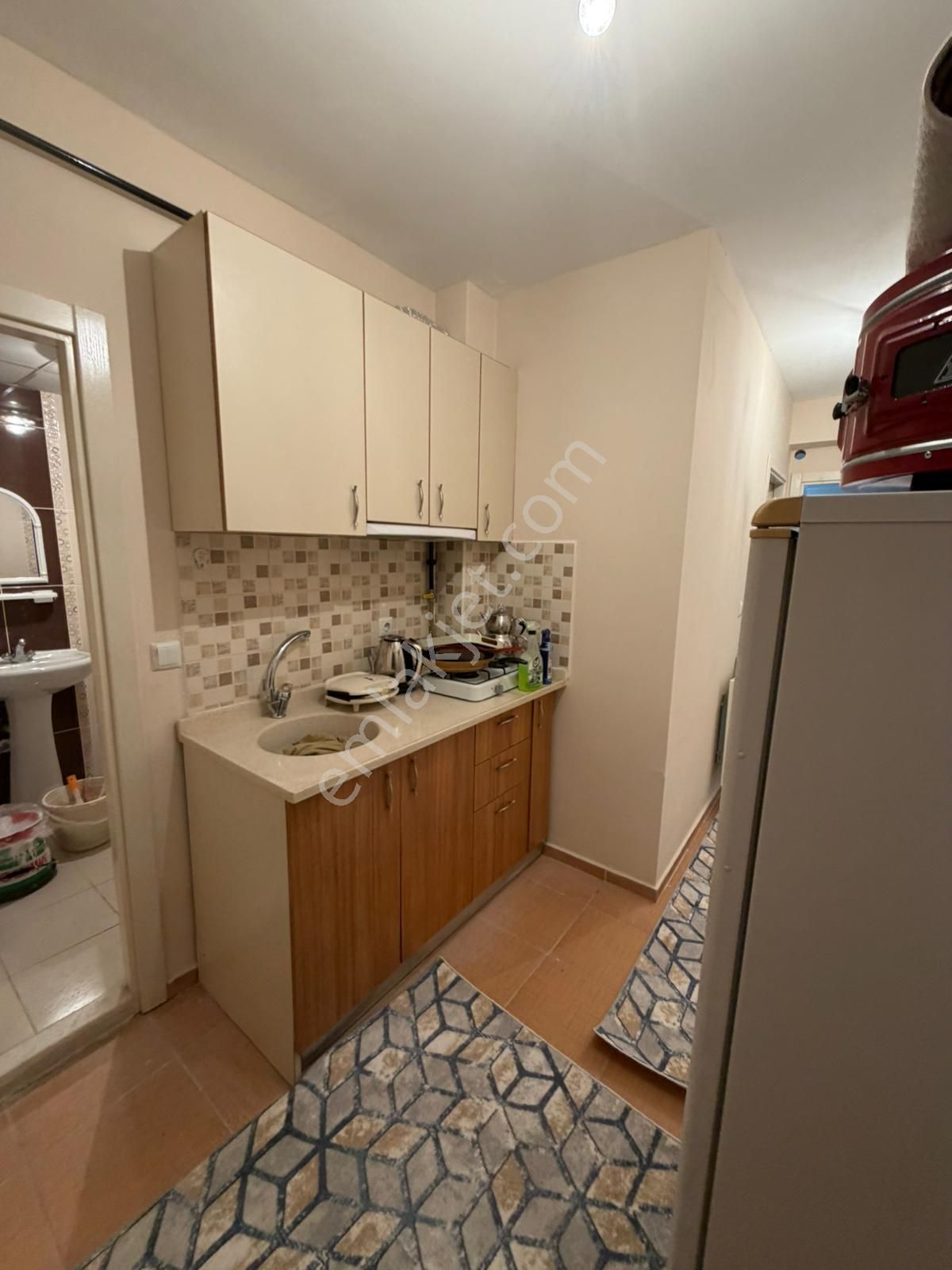 🏡 Büyükdere Mahallesinde 1+1 Eşyalı Kiralık Daire - Görsel 7