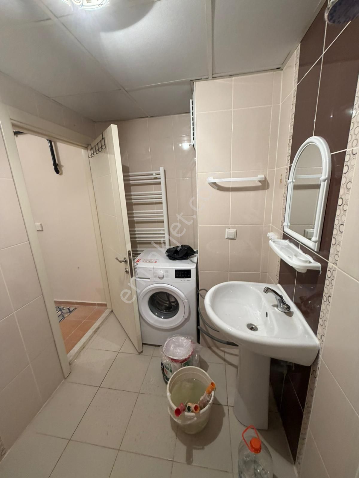 🏡 Büyükdere Mahallesinde 1+1 Eşyalı Kiralık Daire - Görsel 10