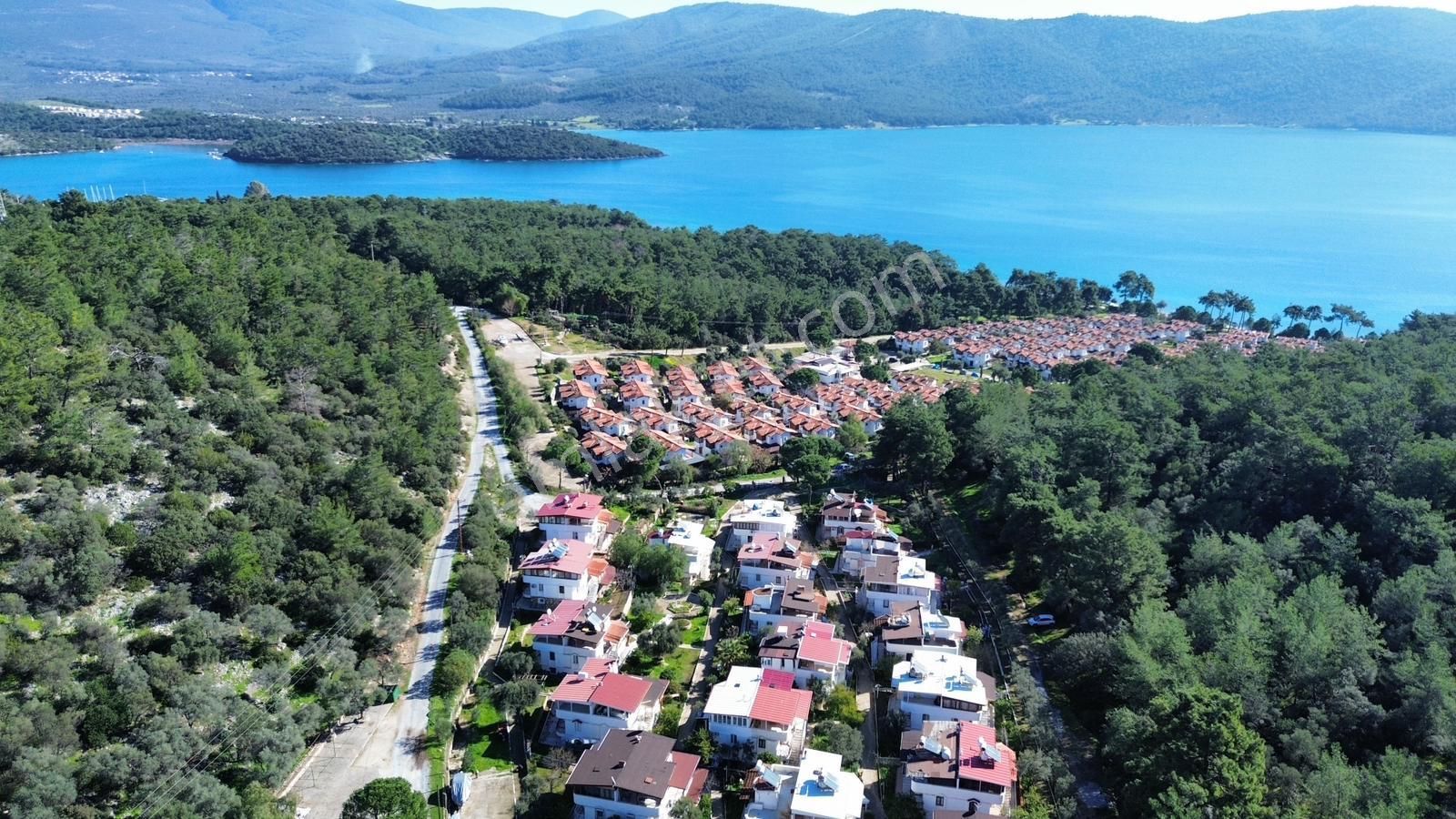 Deniz Ve Doğa Manzaralı Bahçeli İkiz Villa