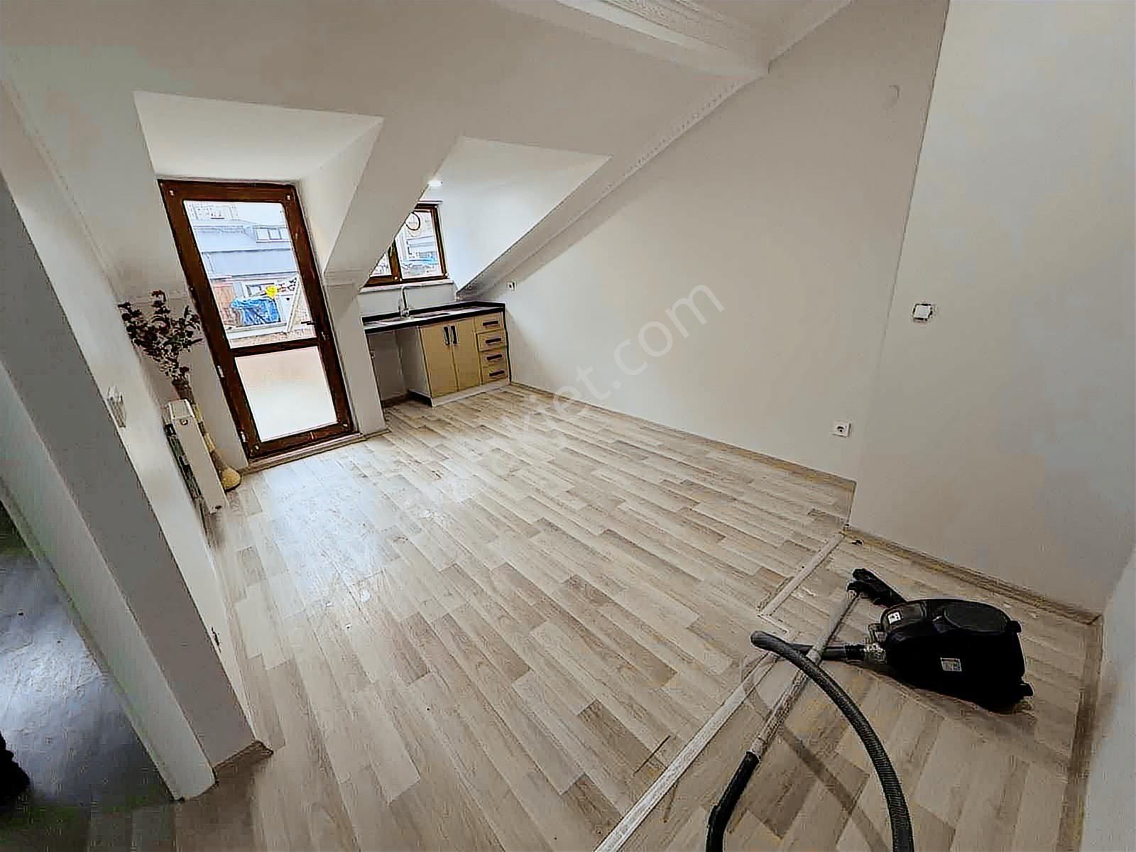 Salı Pazarında 2+1 Dublex Üstü