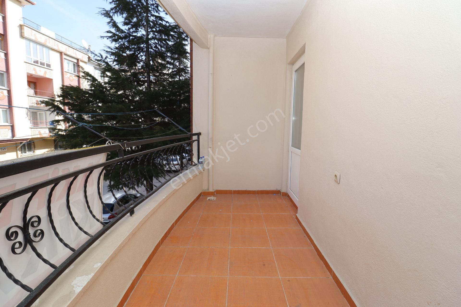 Akif'ten Elvankent Topçu'da 3+1 Ön Cephe Kiralık Daire - Görsel 18