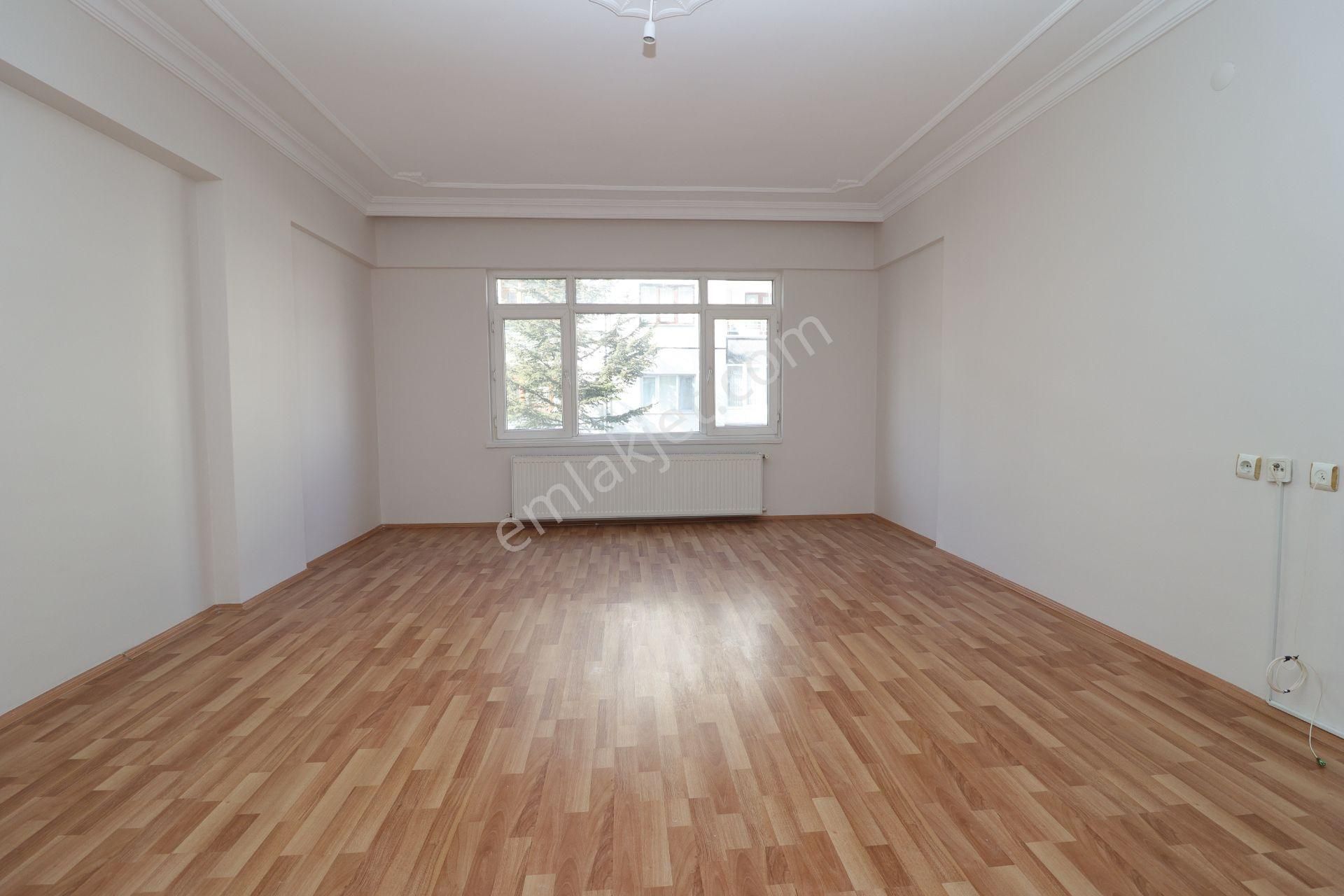 Akif'ten Elvankent Topçu'da 3+1 Ön Cephe Kiralık Daire - Görsel 7