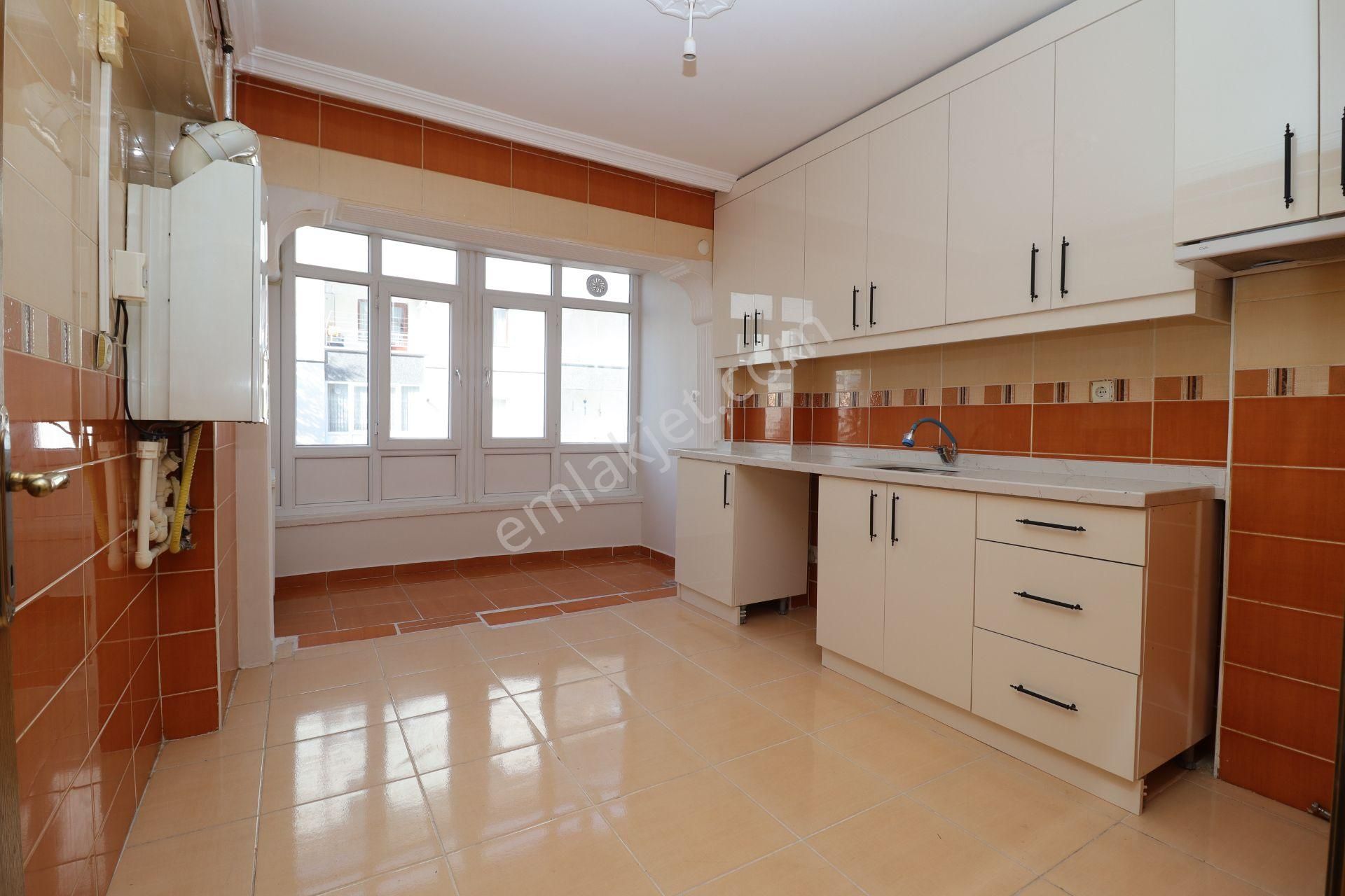 Akif'ten Elvankent Topçu'da 3+1 Ön Cephe Kiralık Daire - Görsel 2