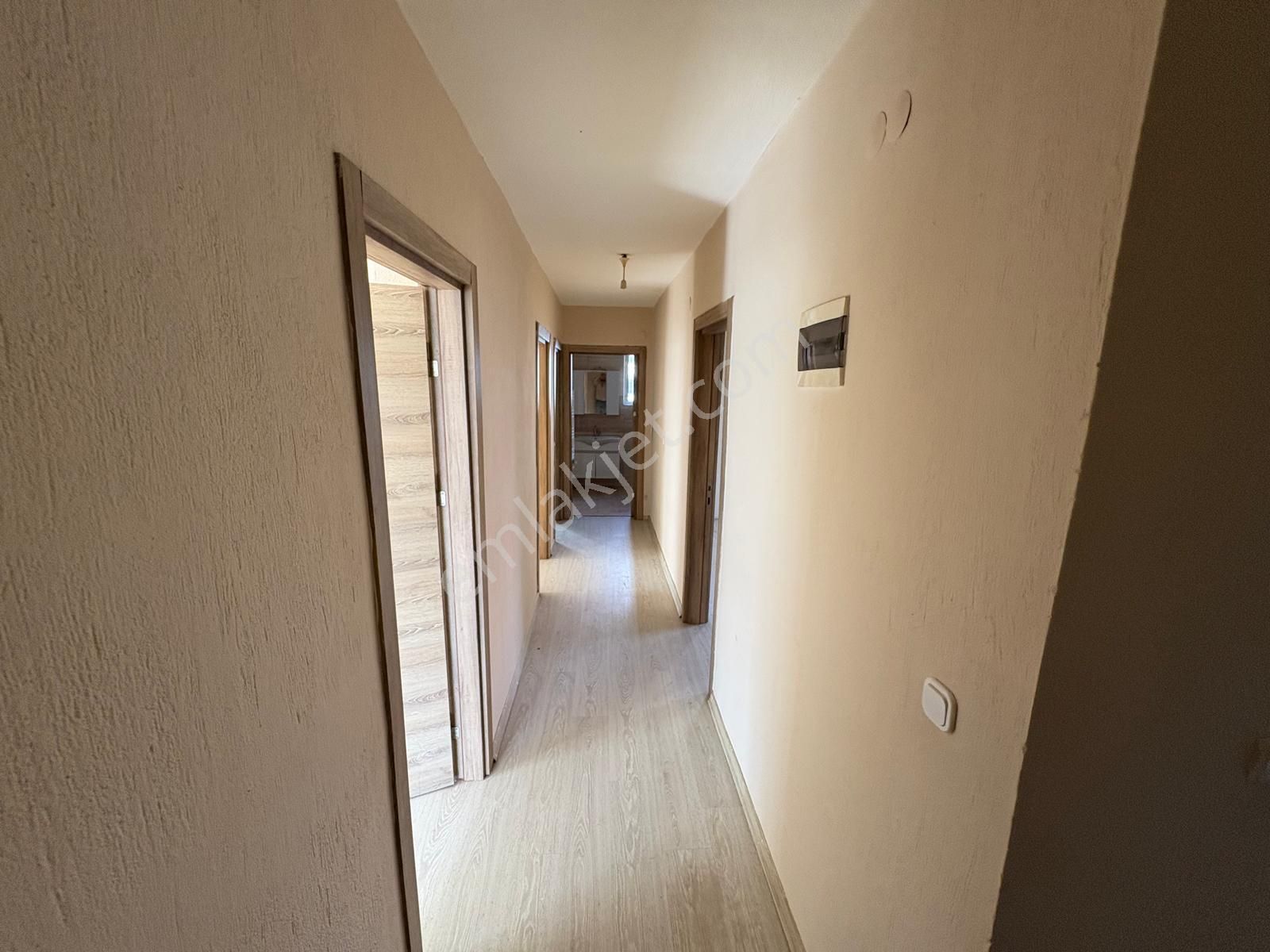 Huzur Gayrimenkul Den Mithatpaşa Mahallesinde 3+1 Kiralık Daire - Görsel 10