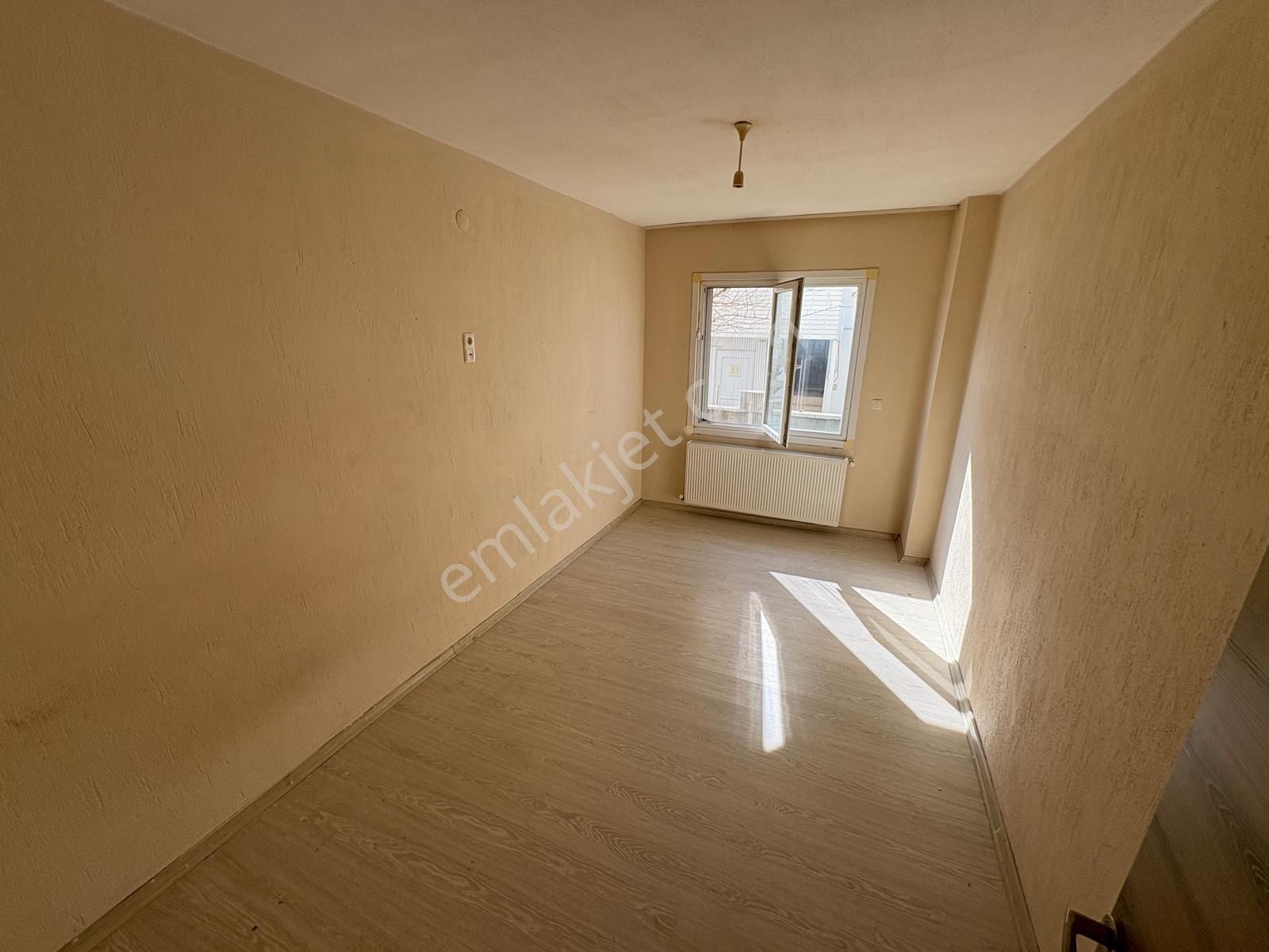 Huzur Gayrimenkul Den Mithatpaşa Mahallesinde 3+1 Kiralık Daire - Görsel 9