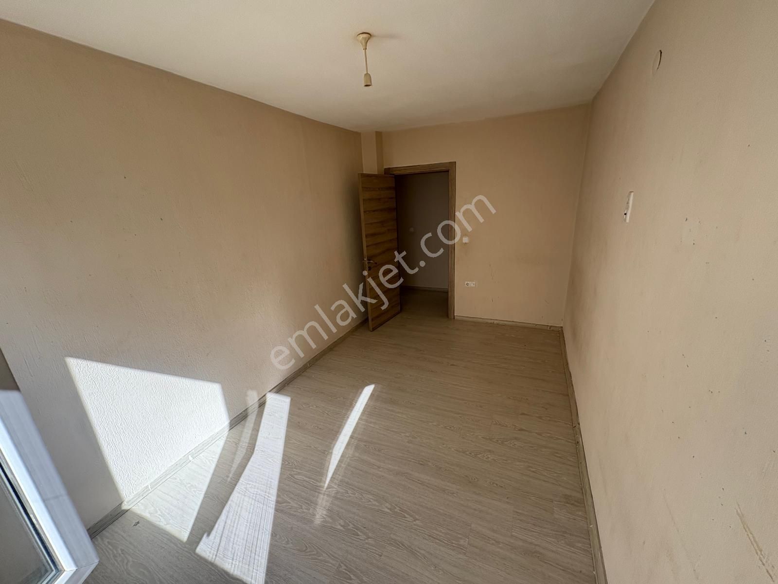 Huzur Gayrimenkul Den Mithatpaşa Mahallesinde 3+1 Kiralık Daire - Görsel 14