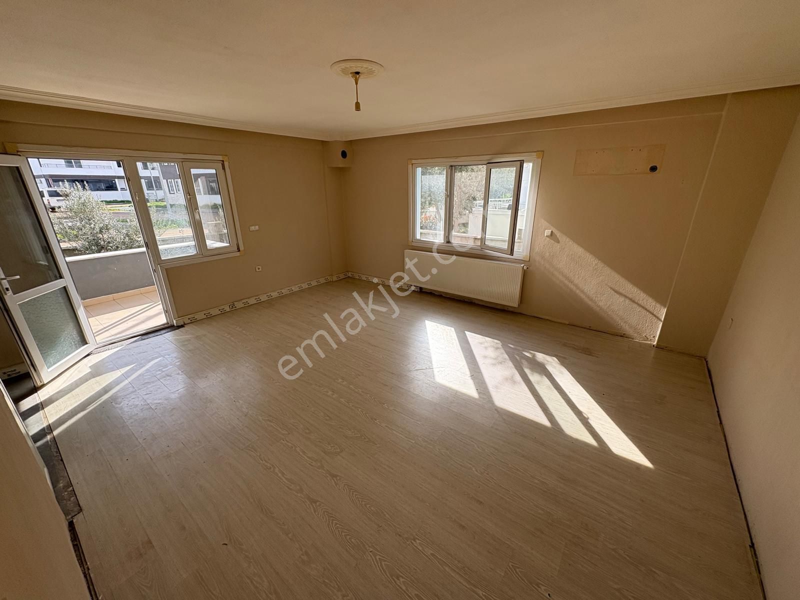 Huzur Gayrimenkul Den Mithatpaşa Mahallesinde 3+1 Kiralık Daire - Görsel 4