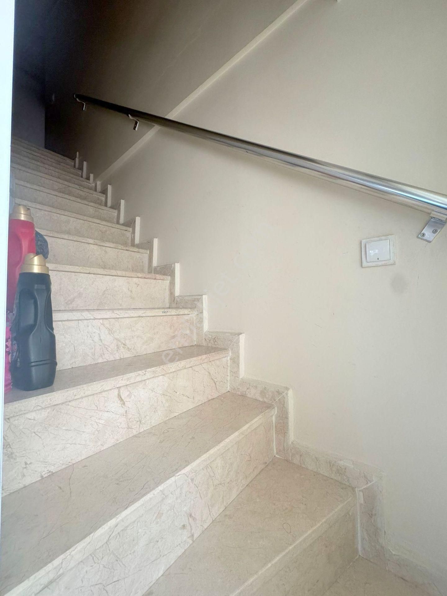 Mertcan'dan İskanlı Cadde 1dk Metro 6dk 2 Aileye Uygun Dubleks 4+2 - Görsel 13