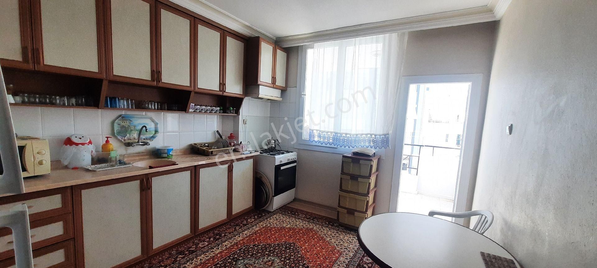 Güzelyalı Da Agiad Yanı K.mutfak Satılık Daire