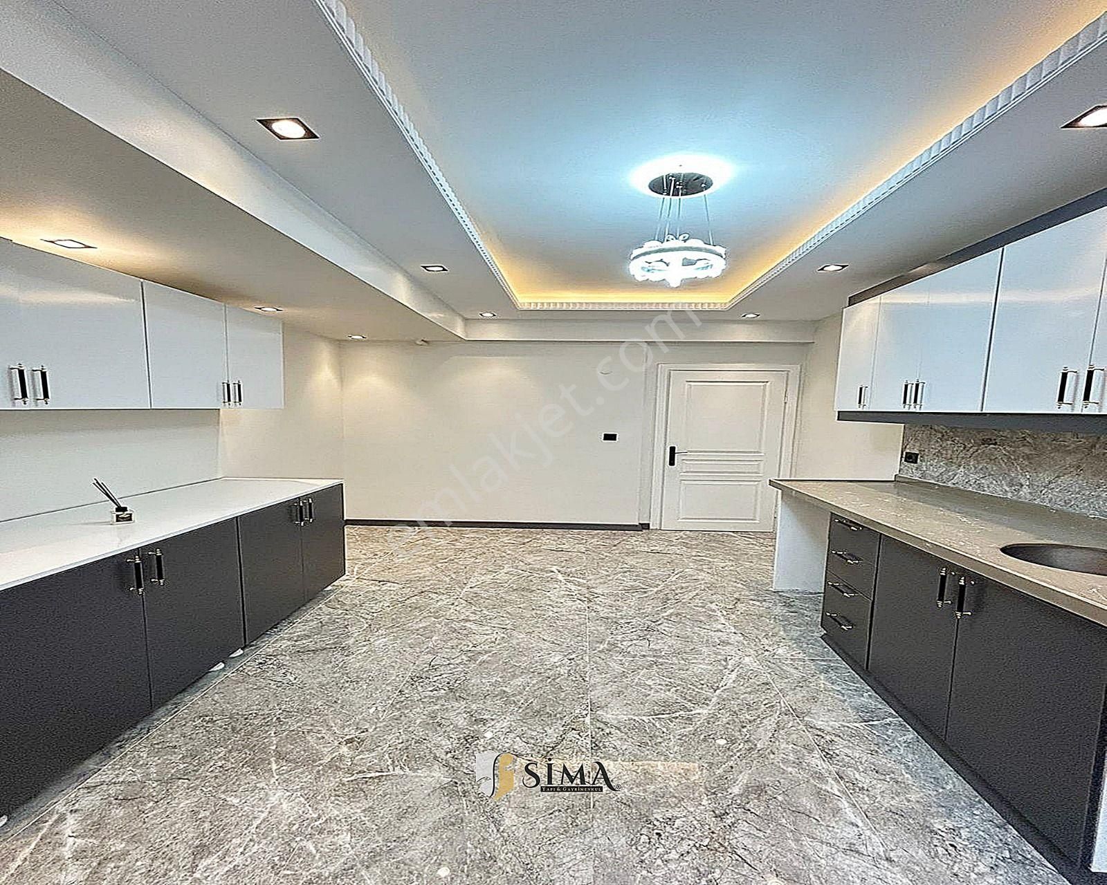 Metrobüse Yürüme Mesafesinde Giriş Kat Seviyesinde Geniş M2 Dekorlu 2+1 Daire - Görsel 2