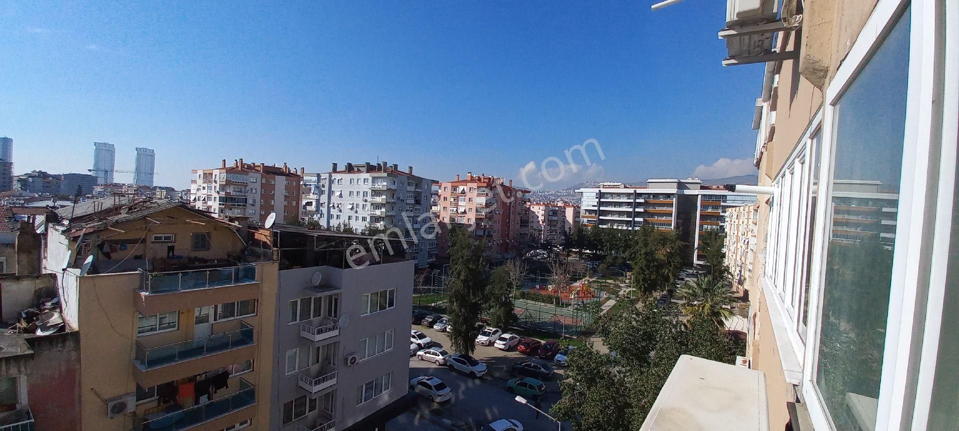 Bölge Metroya 100 Metre Özkanlar Camii Yakını 3+1 İçi Boyalı Ara Kat Geniş Ferah Daire - Görsel 24