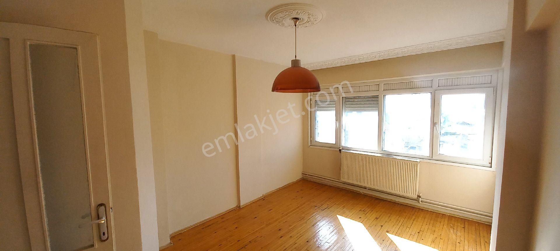 Bölge Metroya 100 Metre Özkanlar Camii Yakını 3+1 İçi Boyalı Ara Kat Geniş Ferah Daire - Görsel 9