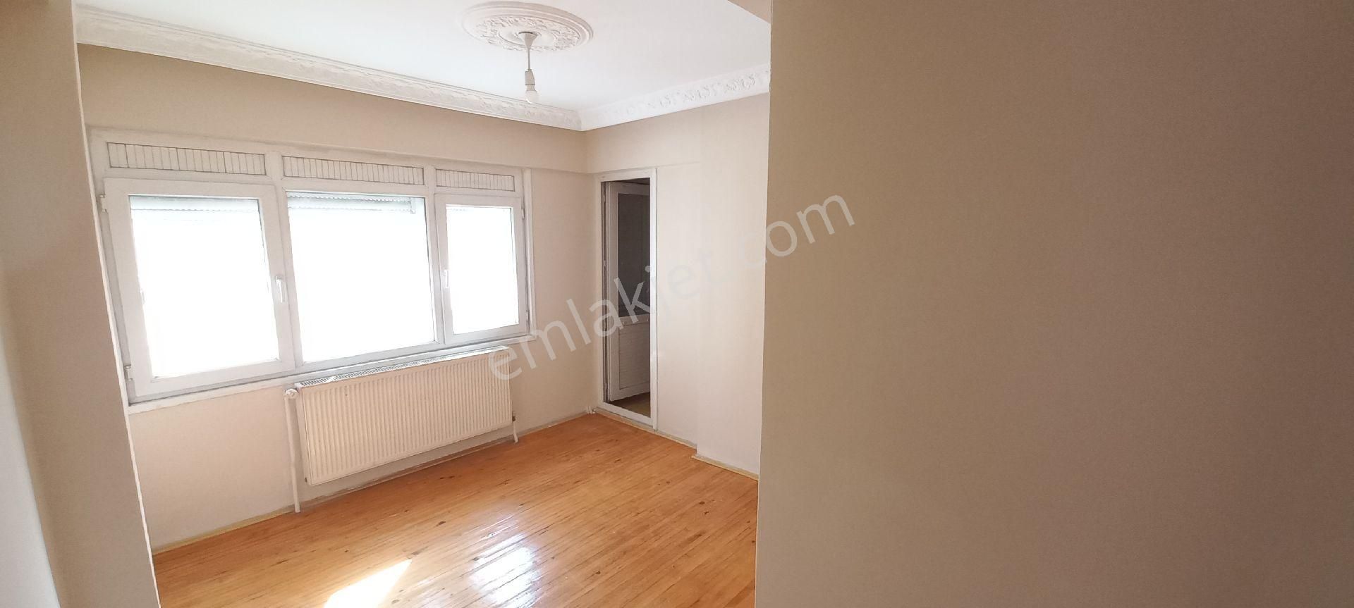 Bölge Metroya 100 Metre Özkanlar Camii Yakını 3+1 İçi Boyalı Ara Kat Geniş Ferah Daire - Görsel 13