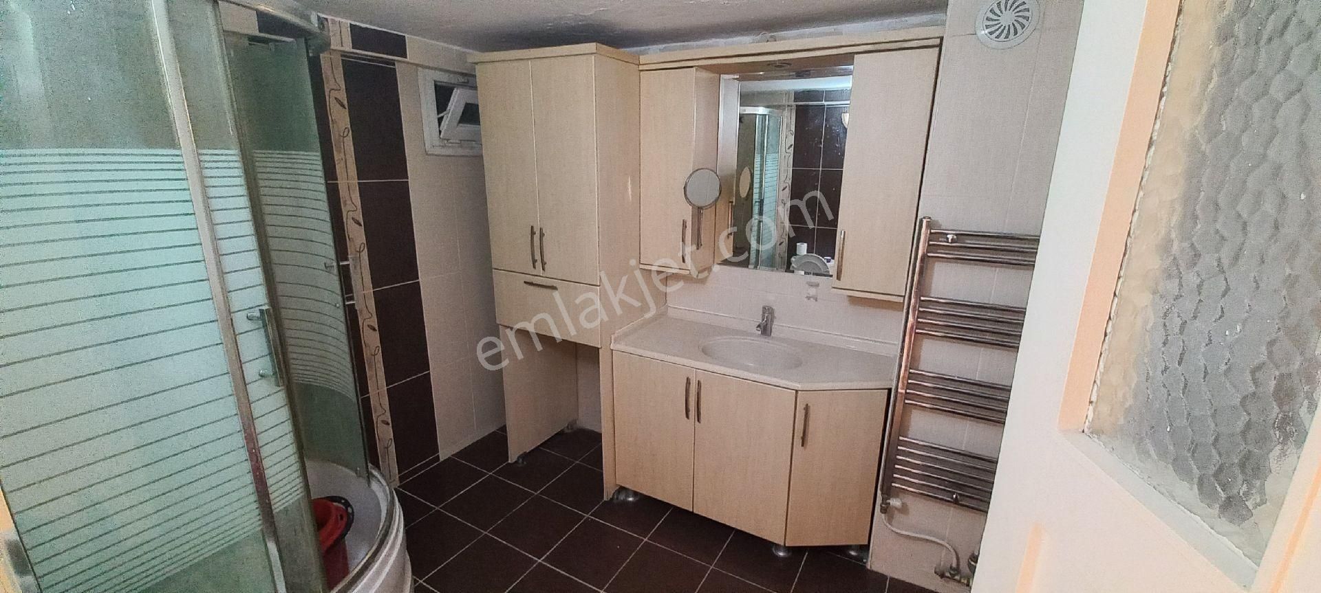 Bölge Metroya 100 Metre Özkanlar Camii Yakını 3+1 İçi Boyalı Ara Kat Geniş Ferah Daire - Görsel 22