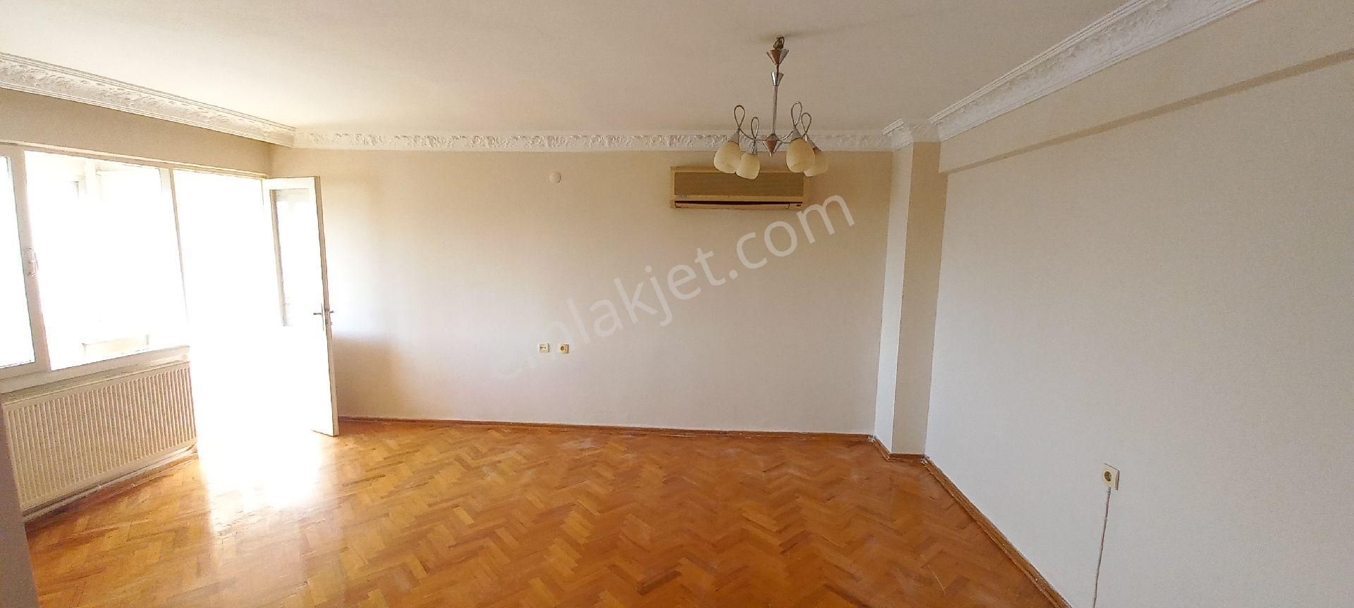 Bölge Metroya 100 Metre Özkanlar Camii Yakını 3+1 İçi Boyalı Ara Kat Geniş Ferah Daire - Görsel 4