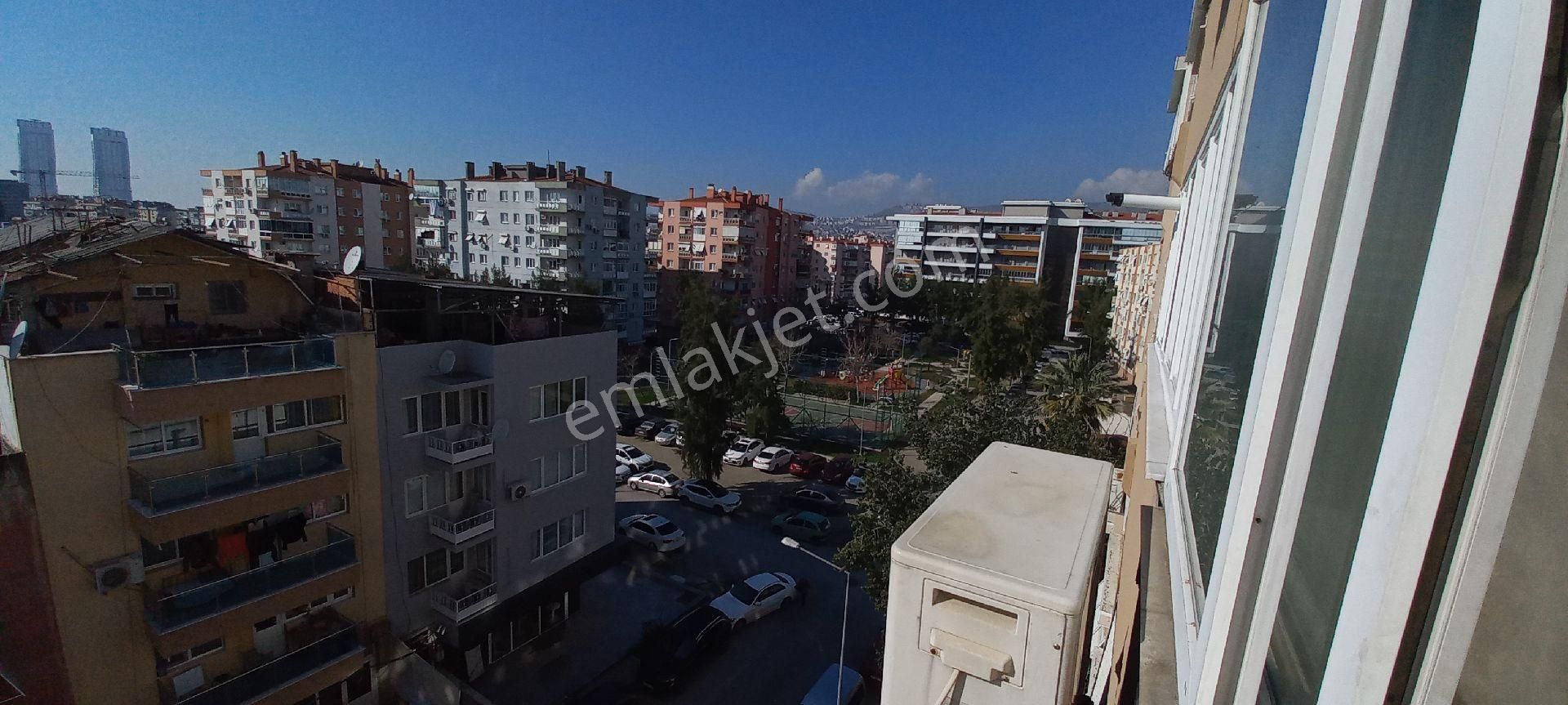 Bölge Metroya 100 Metre Özkanlar Camii Yakını 3+1 İçi Boyalı Ara Kat Geniş Ferah Daire - Görsel 25