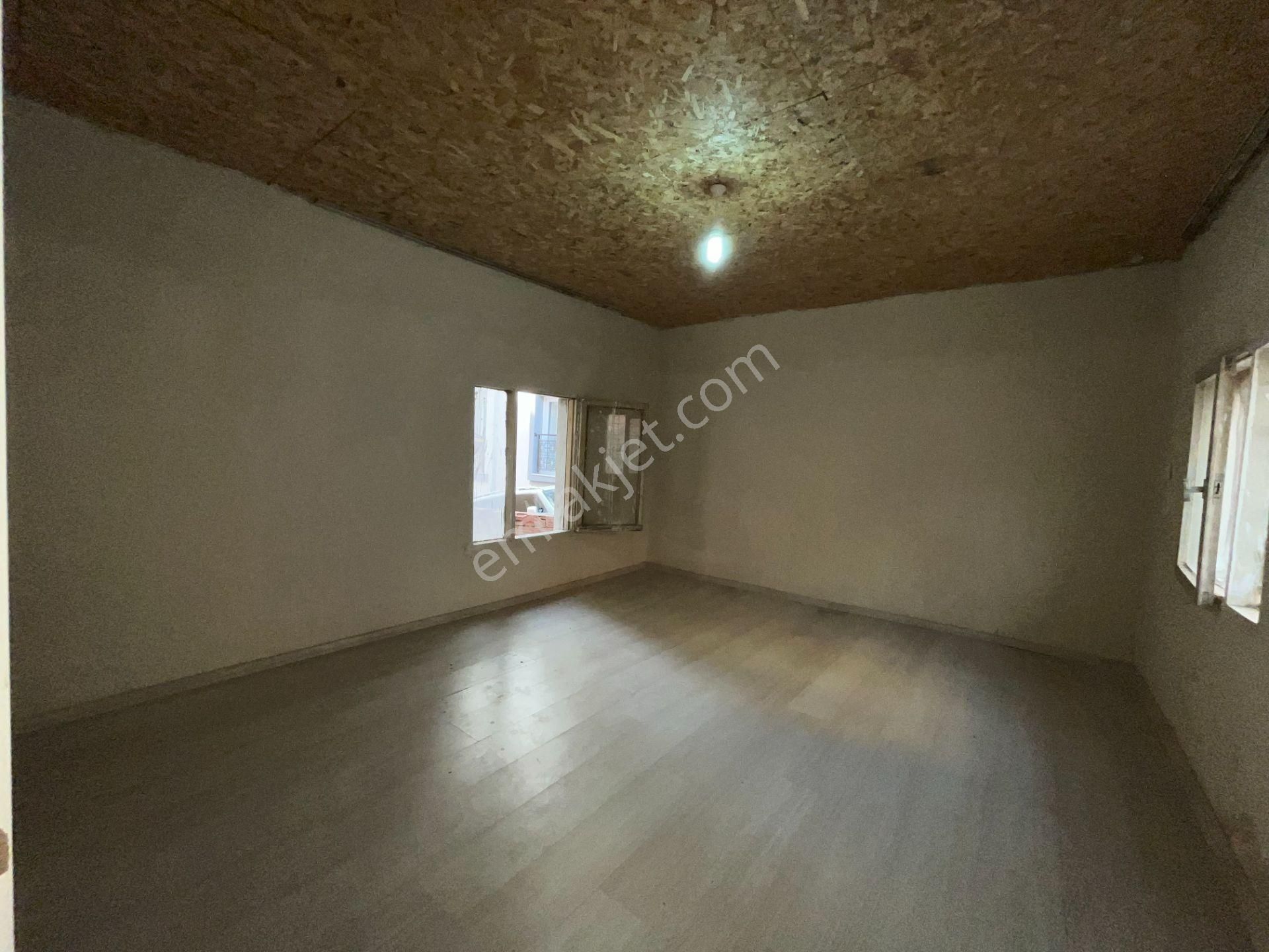 Gümüşpala Sağlık Ocağı Ve Pazaryeri Yakını 1+1 Kiralık Ev