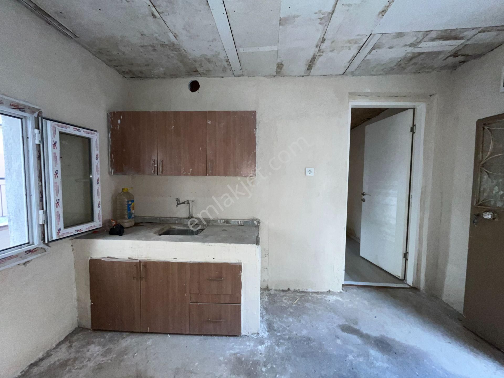 Gümüşpala Sağlık Ocağı Ve Pazaryeri Yakını 1+1 Kiralık Ev - Görsel 4