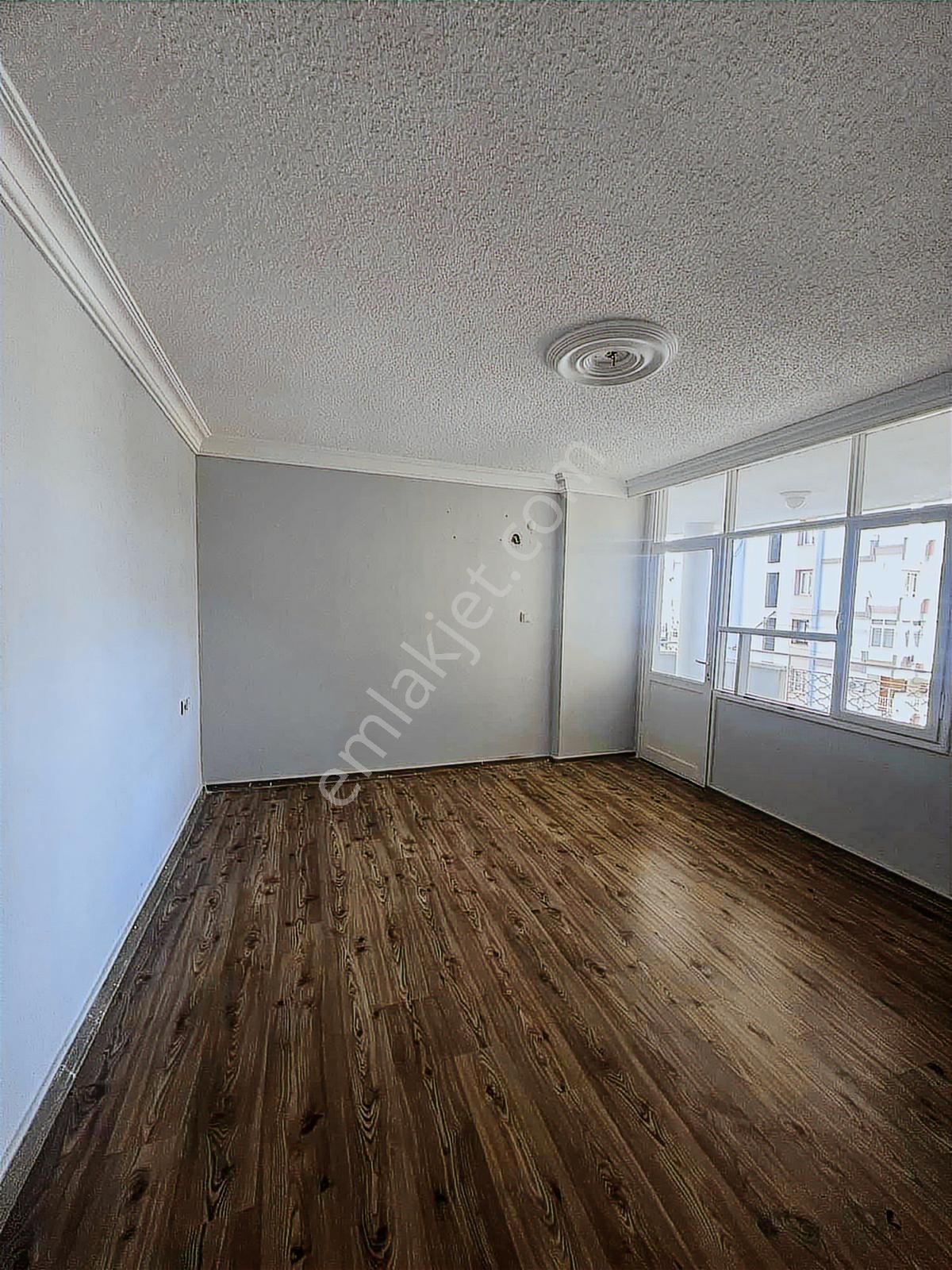 Kulepark~farkıyla~semt~pazarı~yanı4+1~kapalı~mutfak~teras~balkon - Görsel 3