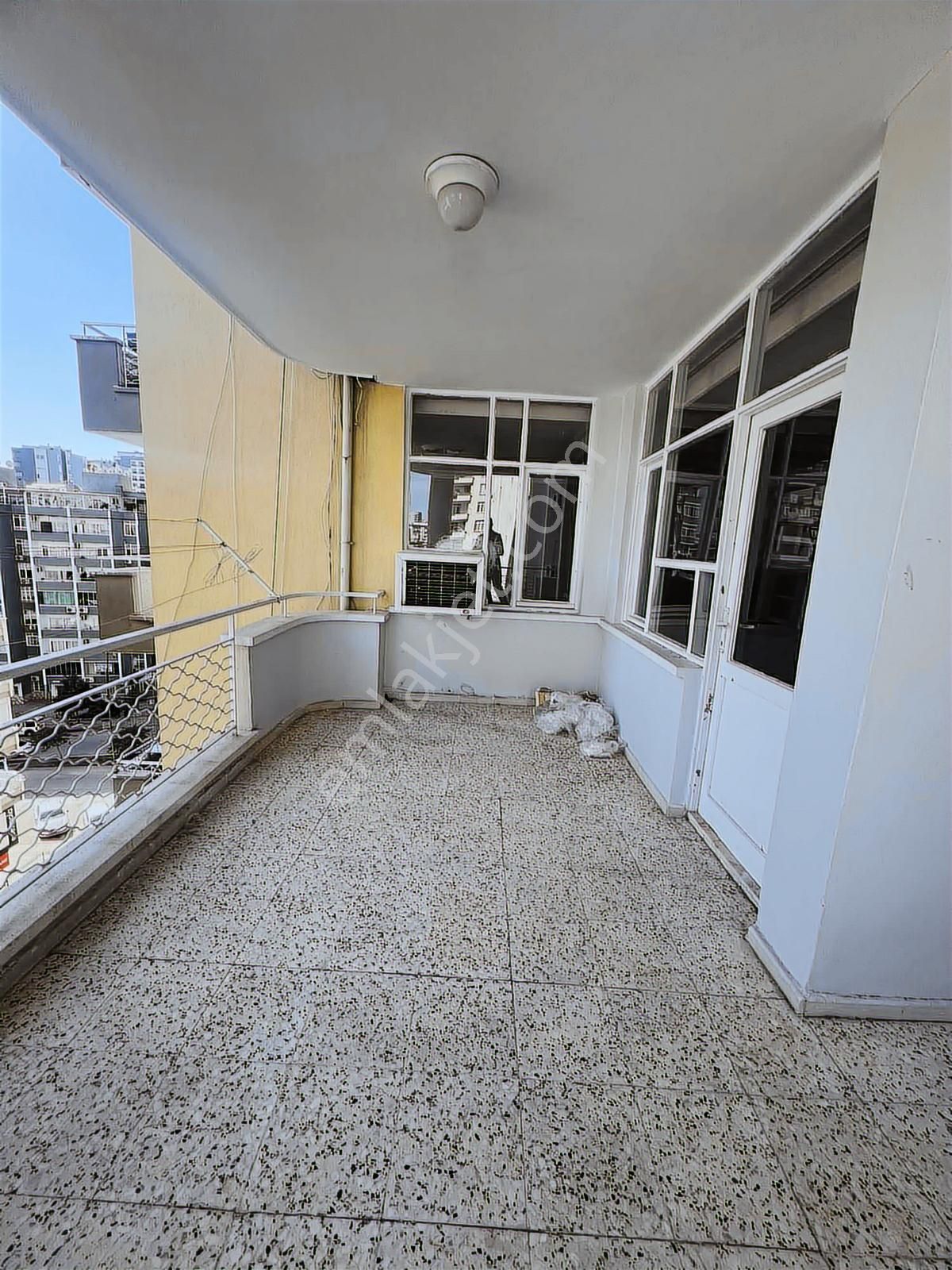 Kulepark~farkıyla~semt~pazarı~yanı4+1~kapalı~mutfak~teras~balkon - Görsel 20