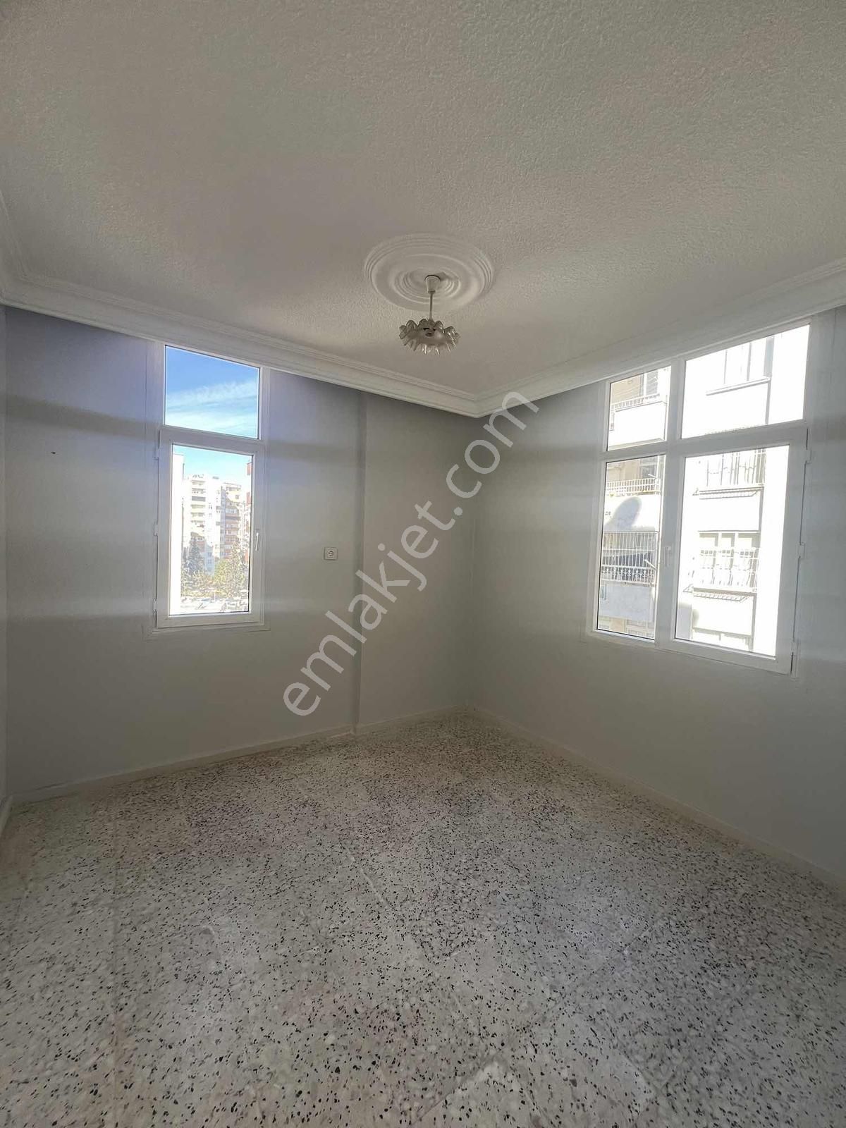 Kulepark~farkıyla~semt~pazarı~yanı4+1~kapalı~mutfak~teras~balkon - Görsel 11