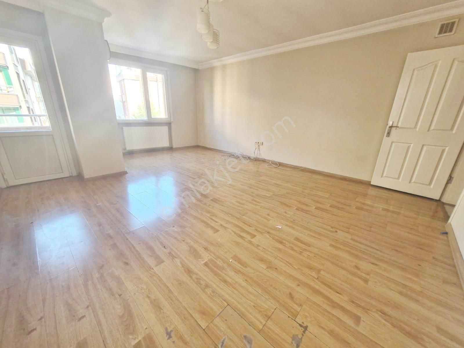 Fatih Emlaktan Cadde Üzeri Kiralık 3+1 Asansörlü Ara Kat Daire - Görsel 2